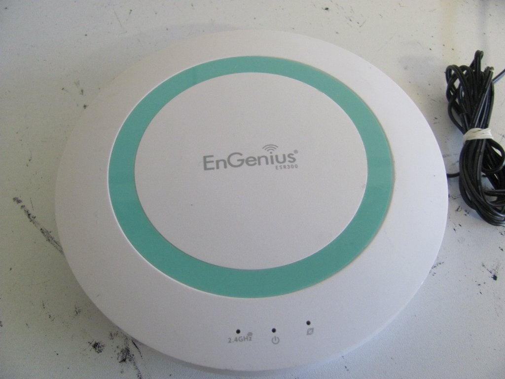 EnGenius wireless cloud router model no:ESR300 met adapter, Computers en Software, Routers en Modems, Ophalen of Verzenden, Zo goed als nieuw