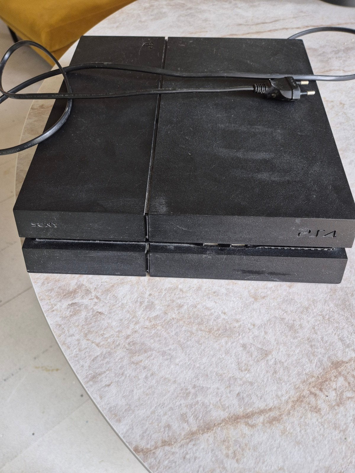 PlayStation 4 met controller en externe harde schijf, Spelcomputers en Games, Ophalen, Met 1 controller, Original, Met harde schijf
