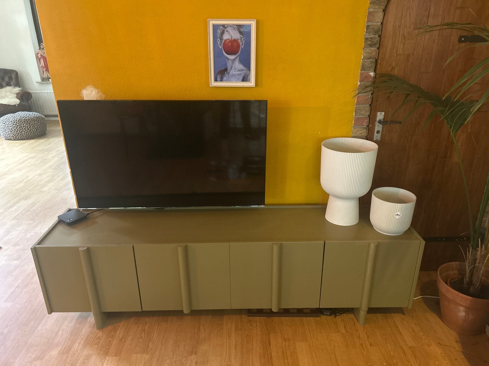 Stijlvol TV-meubel/dressoir in olijfgroen, Ophalen, 150 tot 200 cm, Zo goed als nieuw, Minder dan 100 cm
