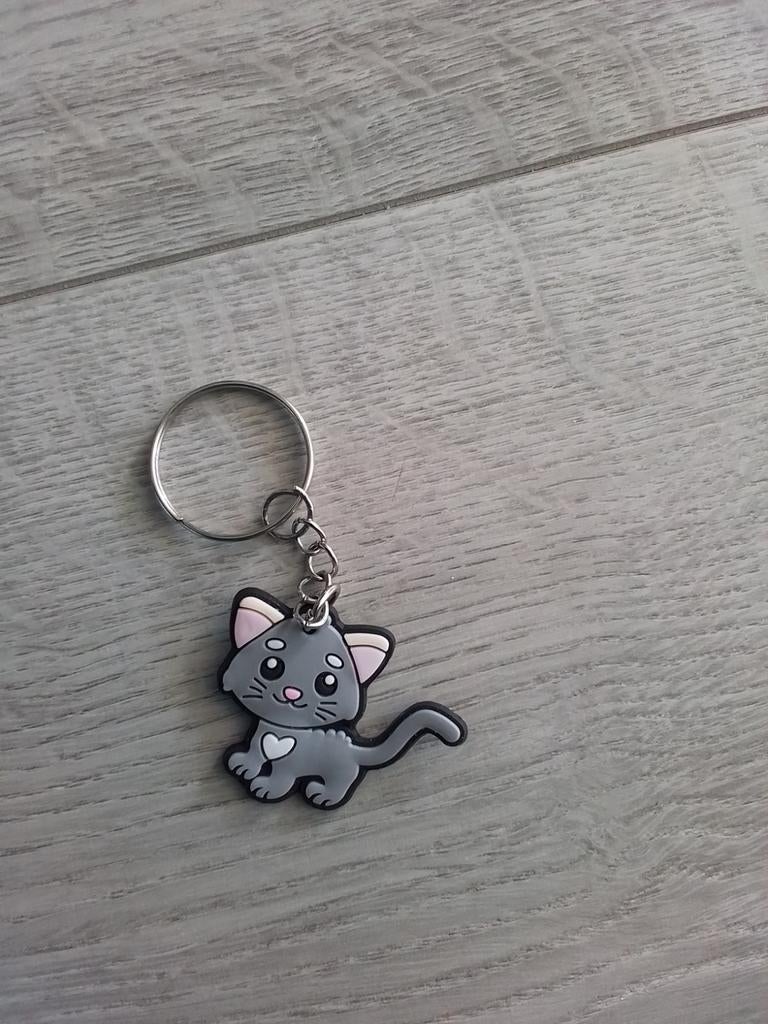 Leuke Katten Sleutelhanger - Grijs met Roze Details, Ophalen, Nieuw, Dier of Natuur