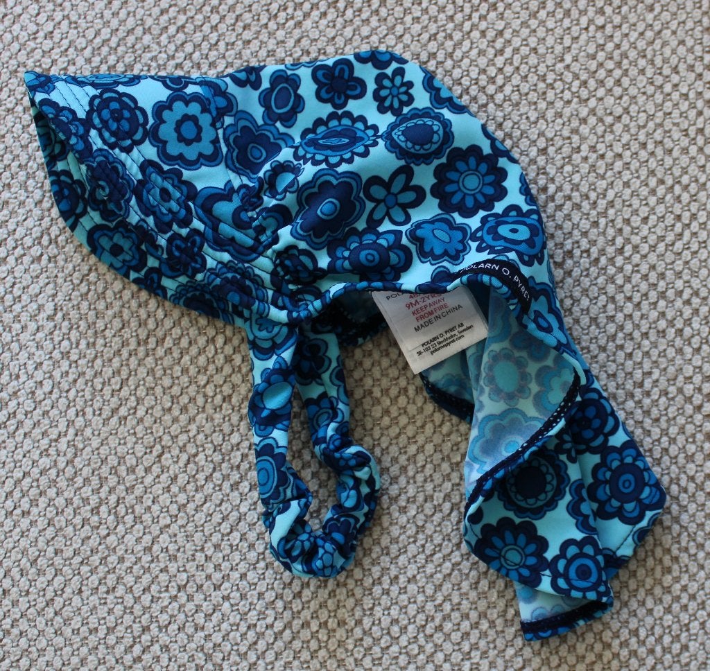 Zonnepetje van Polarn O. Pyret 9m -2Y, Kinderen en Baby's, Babykleding | Petten en Hoeden, Zo goed als nieuw, Jongetje, Maat 80