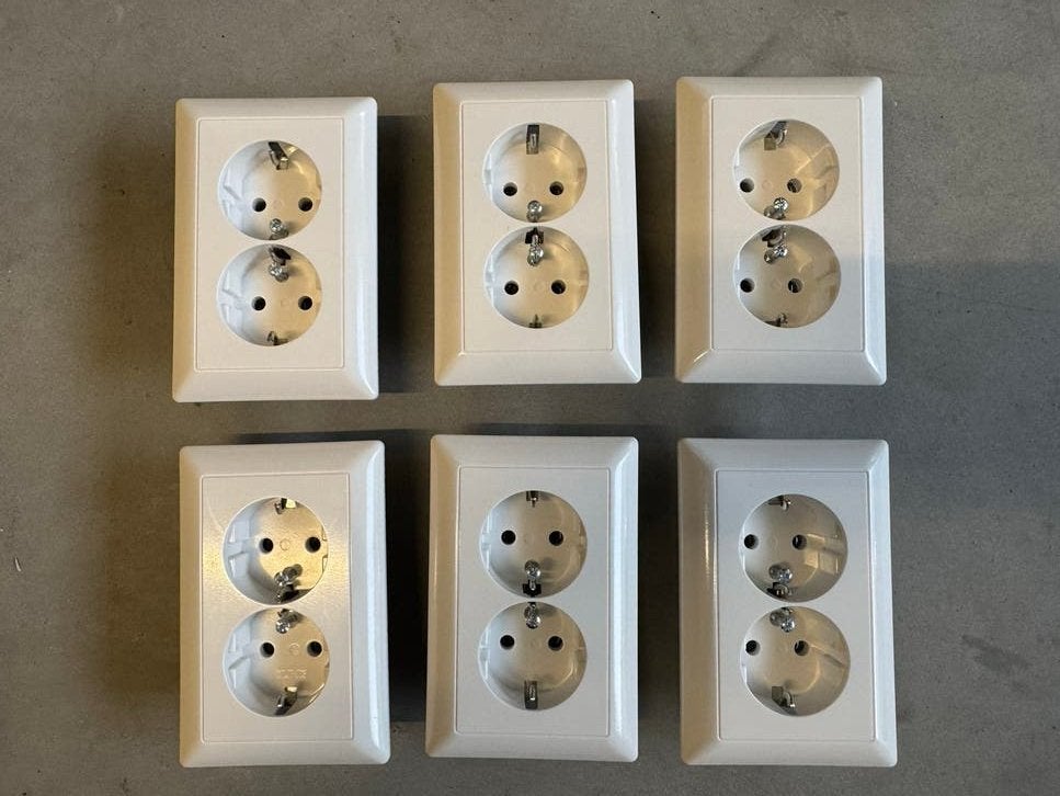 JUNG 2-voudig wcd met randaarde AS5015 alpin wit 6 stuks, Ophalen, Gebruikt, Stopcontact
