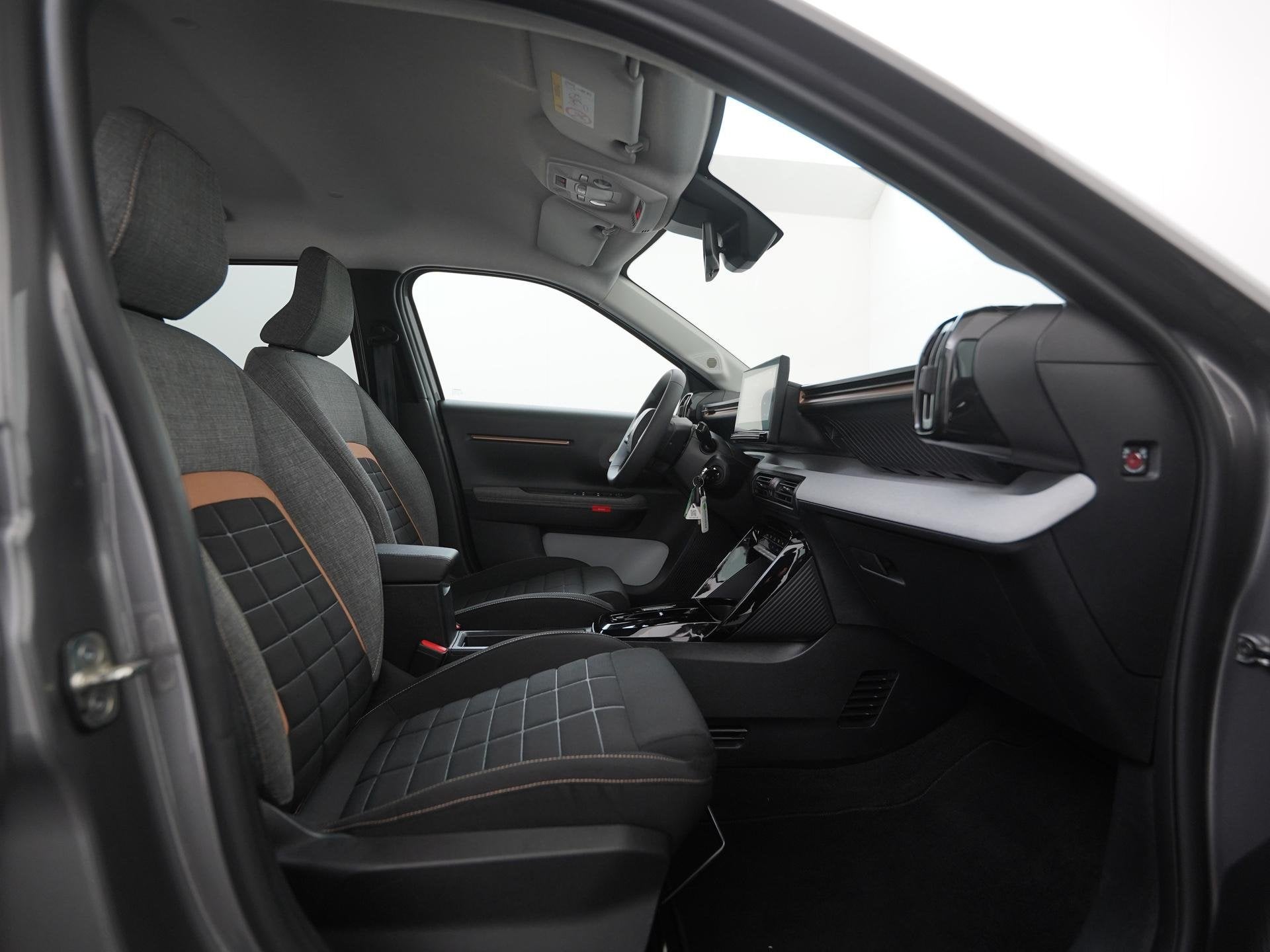 Citroen C3 Aircross 1.2 Hybrid 145pk Plus | Camera | Carplay, Auto's, Stof, Euro 6, 1199 cc, Parkeersensor