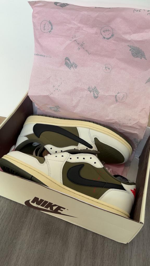 Nike Travis Scott X Air Jordan 1 Low, Ophalen of Verzenden, Nieuw, Overige kleuren