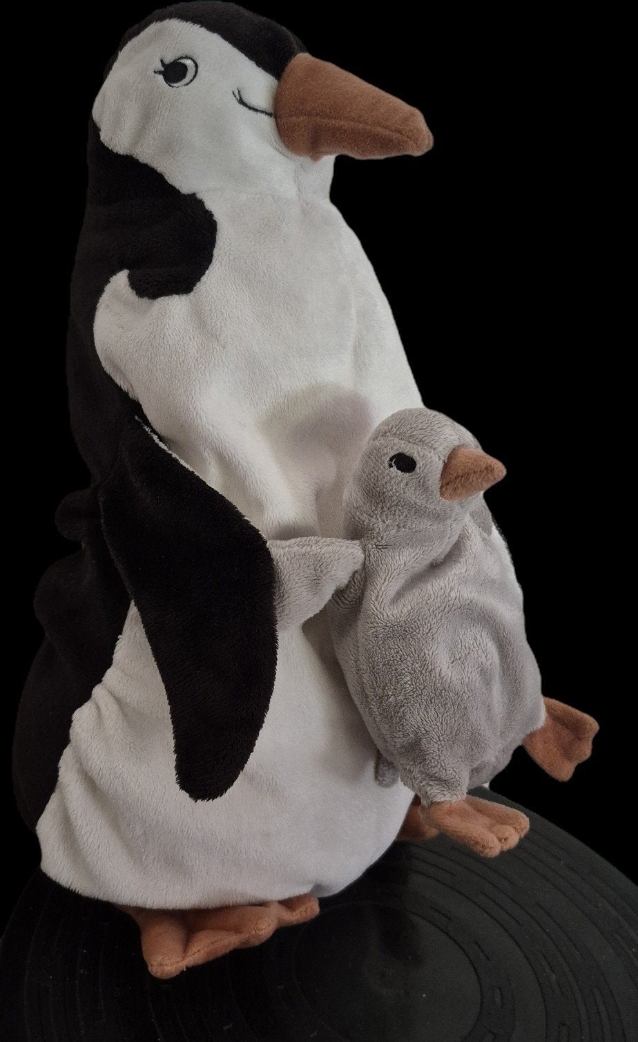 Zachte pinguïn knuffel met baby pinguïn - 40x20 cm, Pinguïn, Ophalen of Verzenden, Zo goed als nieuw, Middelgroot (20 tot 80 cm)
