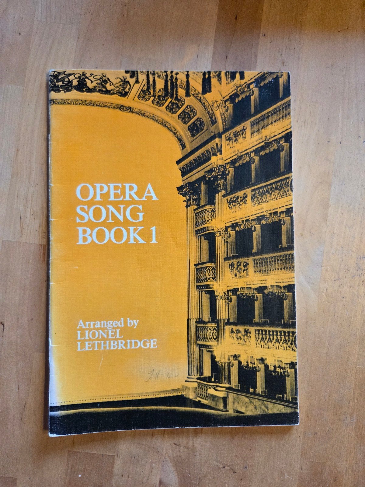 Opera Song Book 1 - Klassieke bladmuziek in topstaat, Zang, Klassiek, Ophalen of Verzenden, Zo goed als nieuw