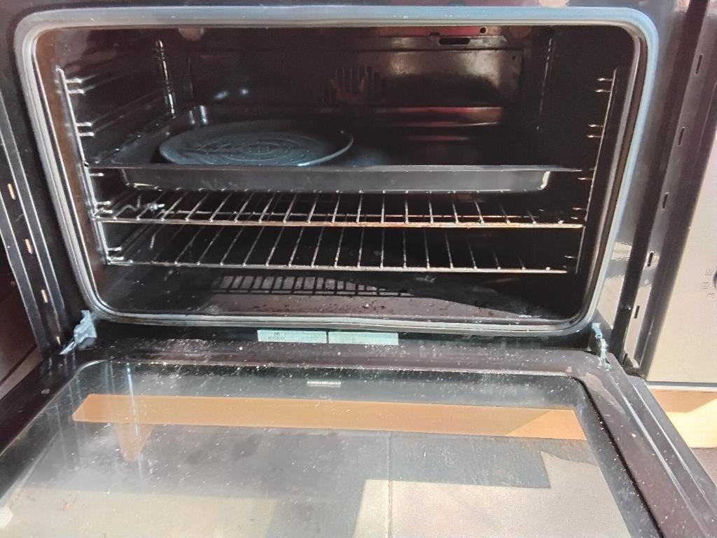 Fornuisoven met hete lucht, Witgoed en Apparatuur, Fornuizen, Ophalen, Gebruikt, Minder dan 85 cm, 4 kookzones