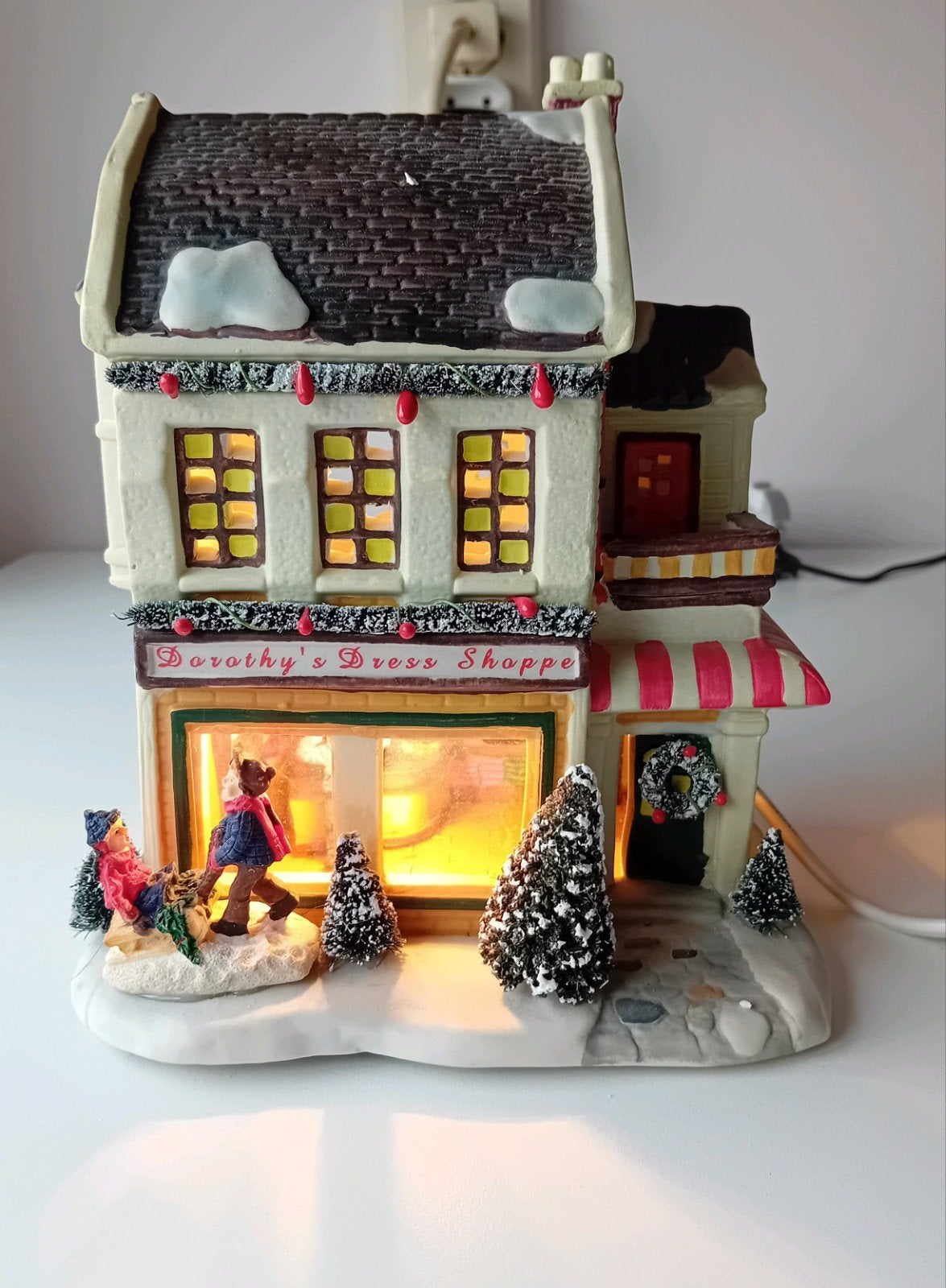 Dickensville Dorothy's Dress Shoppe, Dickensville Kerstdorp, Ophalen of Verzenden