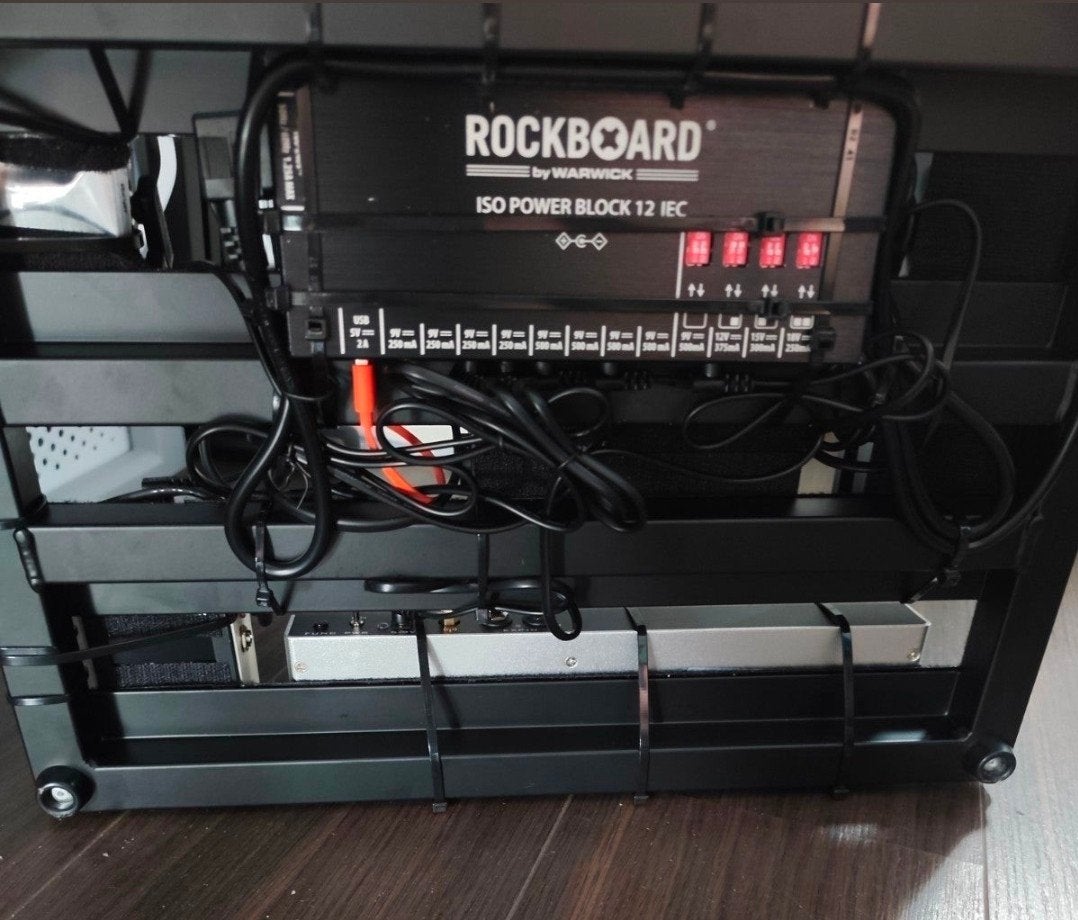 Foto 4 van Gitaar Pedaal Bord Modern incl. Tas