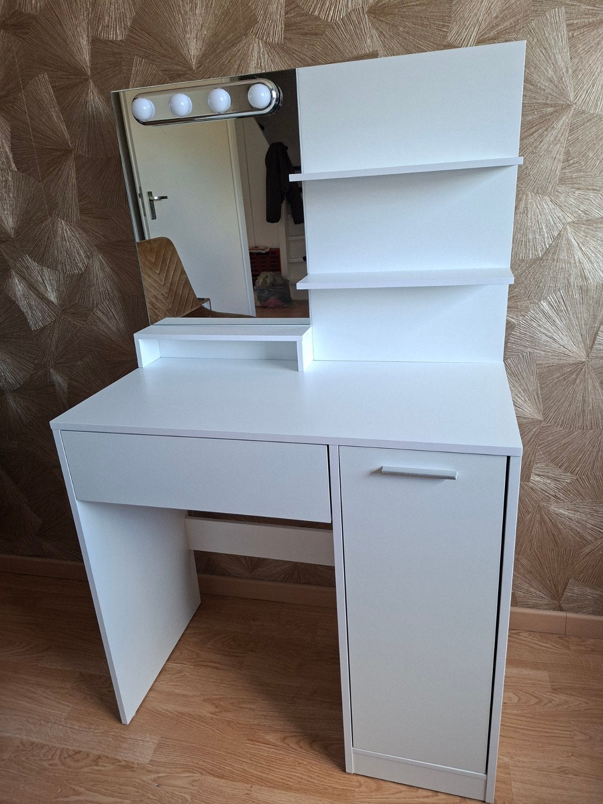 Zo goed als nieuw bureau met spiegel en opbergruimte, Overige typen, Spaanplaat of MDF, Zo goed als nieuw, Wit