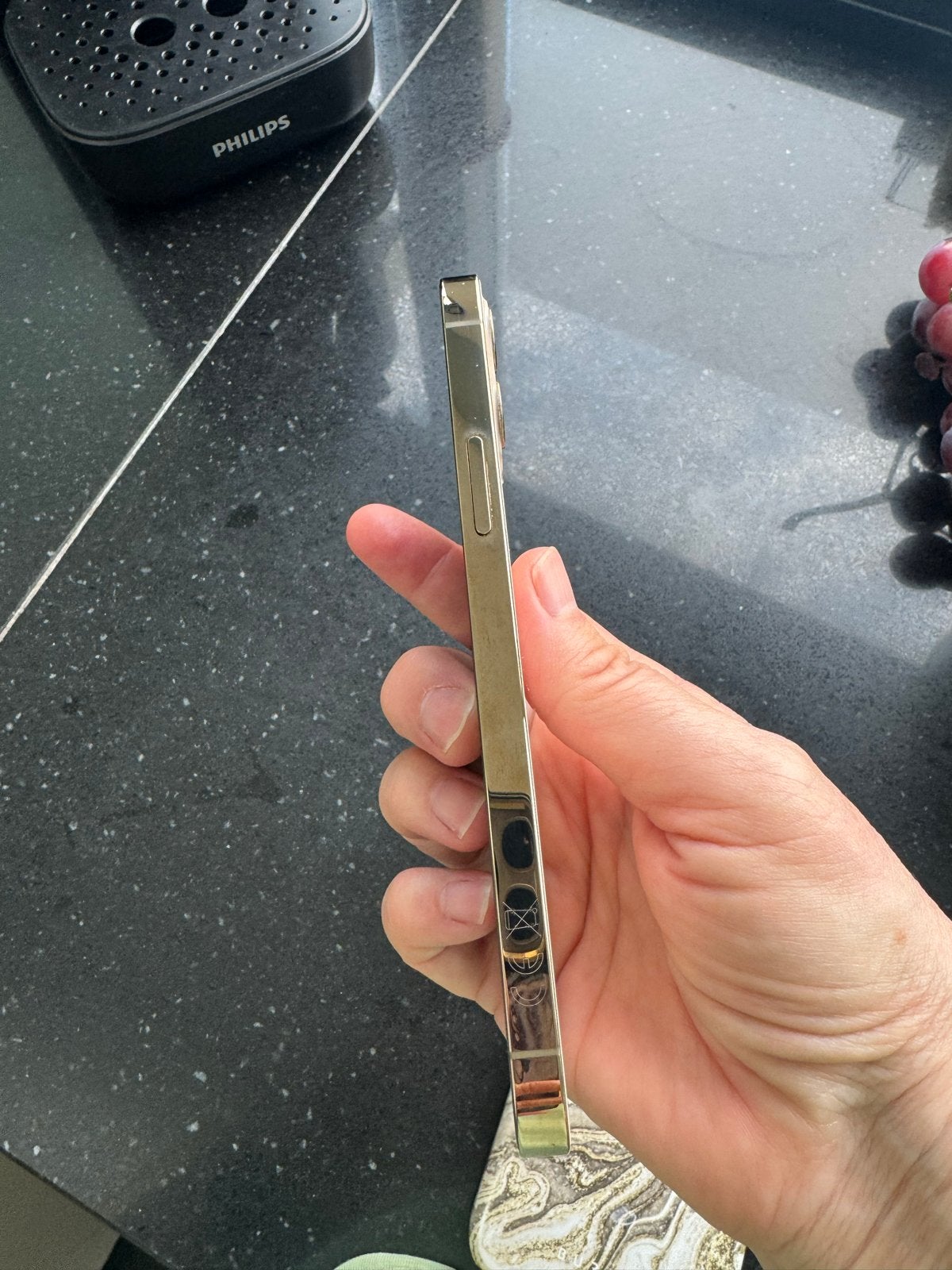 Foto 3 van iPhone 12 Pro  Goud 128GB - Zo goed als nieuw