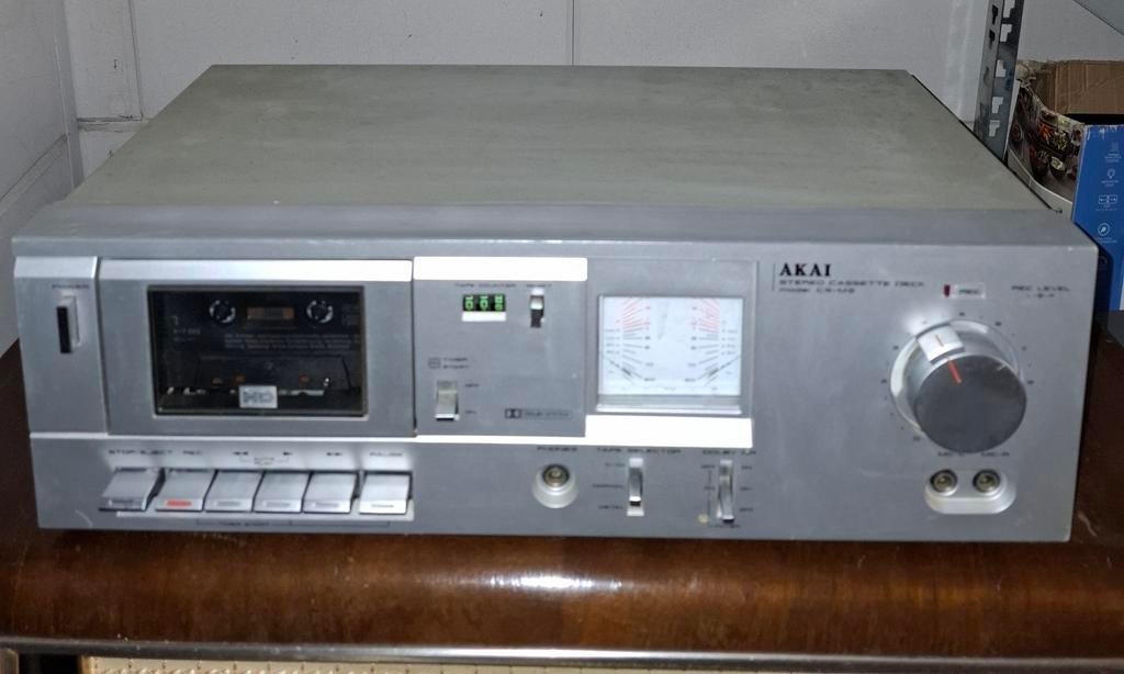 Akai cassettedeck CS M3
Alles werkt maar beurtje nodig., Ophalen of Verzenden, Akai