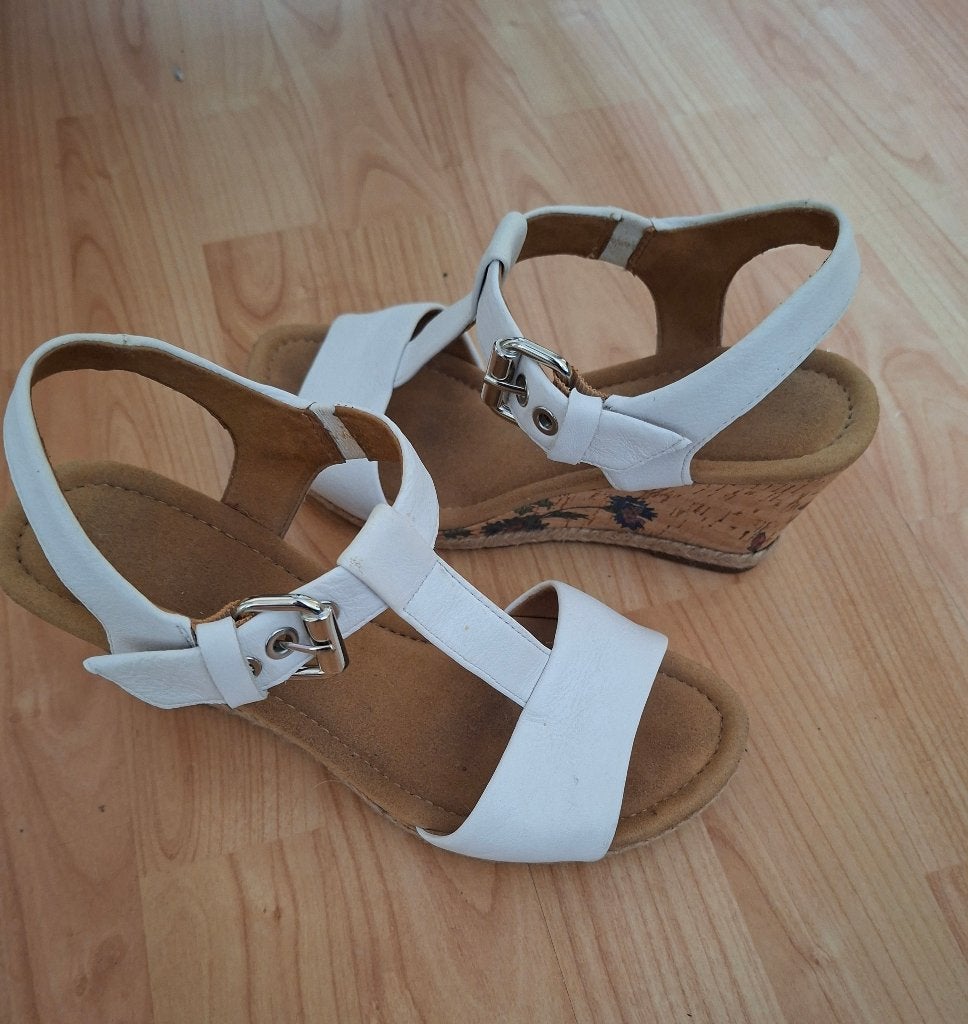 Gabor sandalen 40, Kleding | Dames, Schoenen, Wit, Gabor, Gedragen, Sandalen of Muiltjes