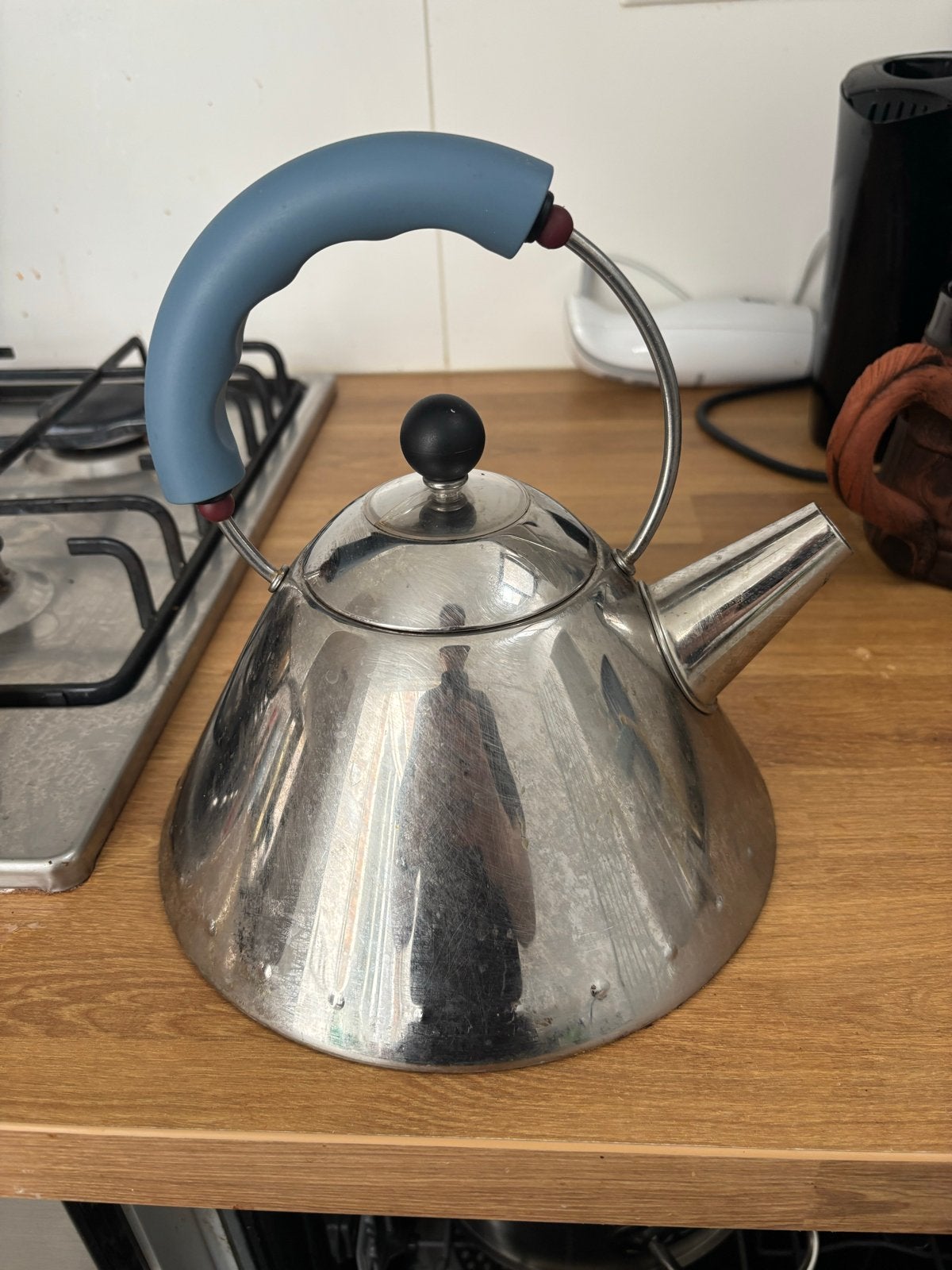 Stijlvolle RVS fluitketel met blauw handvat, Witgoed en Apparatuur, 1 tot 2 liter, Ophalen of Verzenden, Gebruikt, Rvs