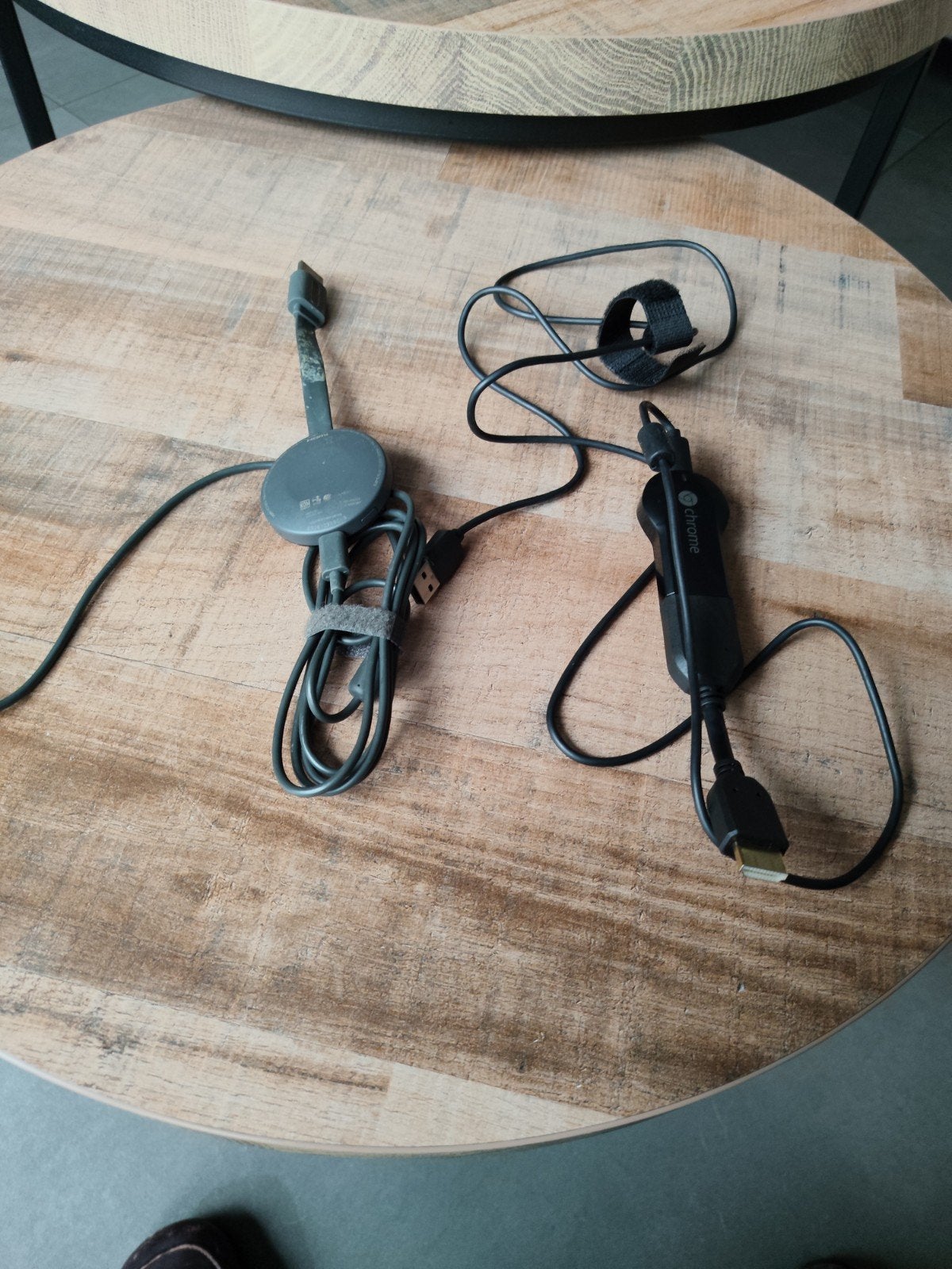 Google Chromecast 2 stuks zie foto, Audio, Tv en Foto, Ophalen of Verzenden, Gebruikt, HDMI, Zonder harde schijf