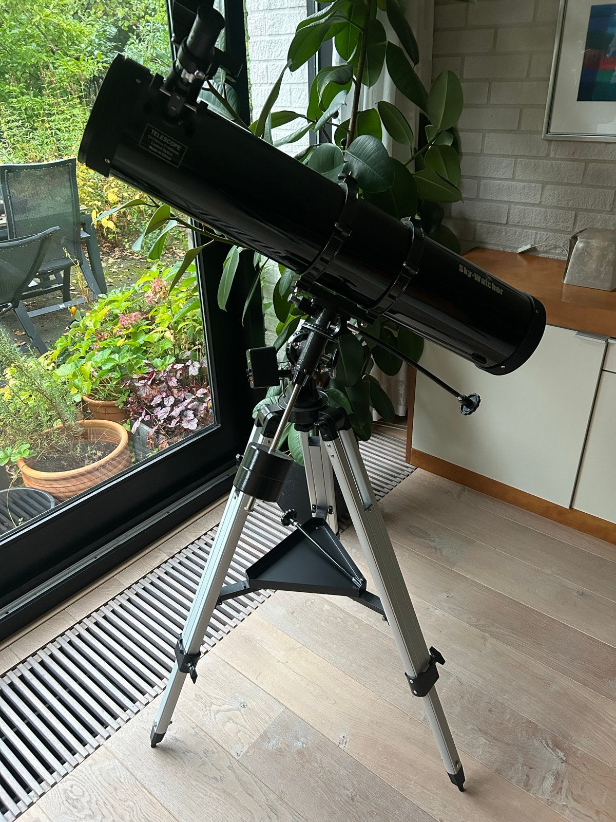 Sky-Watcher Telescoop D=130mm F=900mm met statief, Ophalen, 80 tot 200 mm, Met statief, Spiegeltelescoop (reflector)