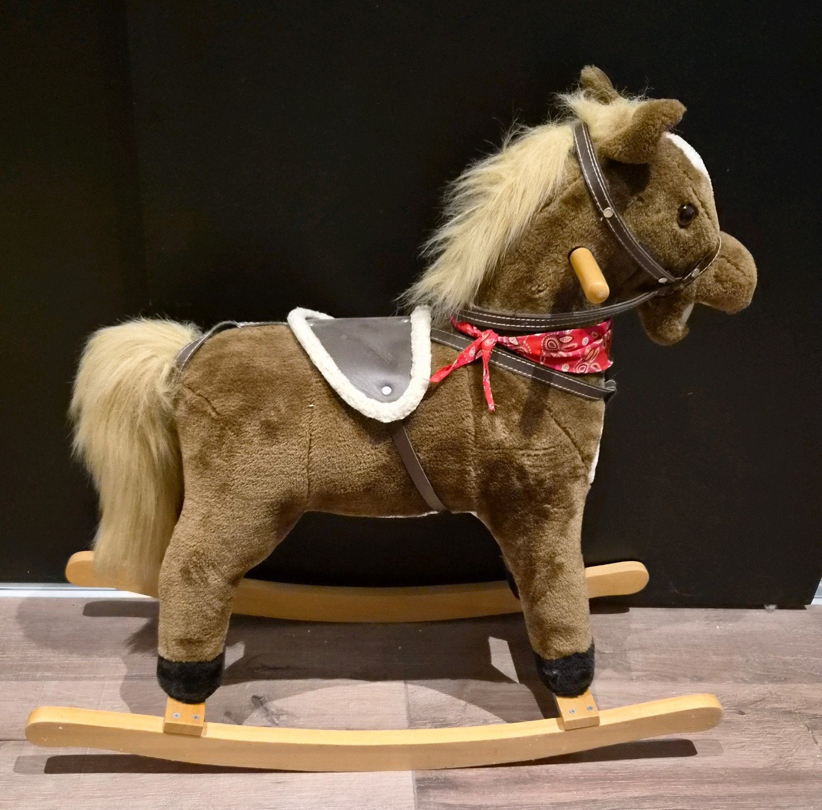 Schattig hobbelpaard voor uren speelplezier, Ophalen, Zo goed als nieuw, Overige typen