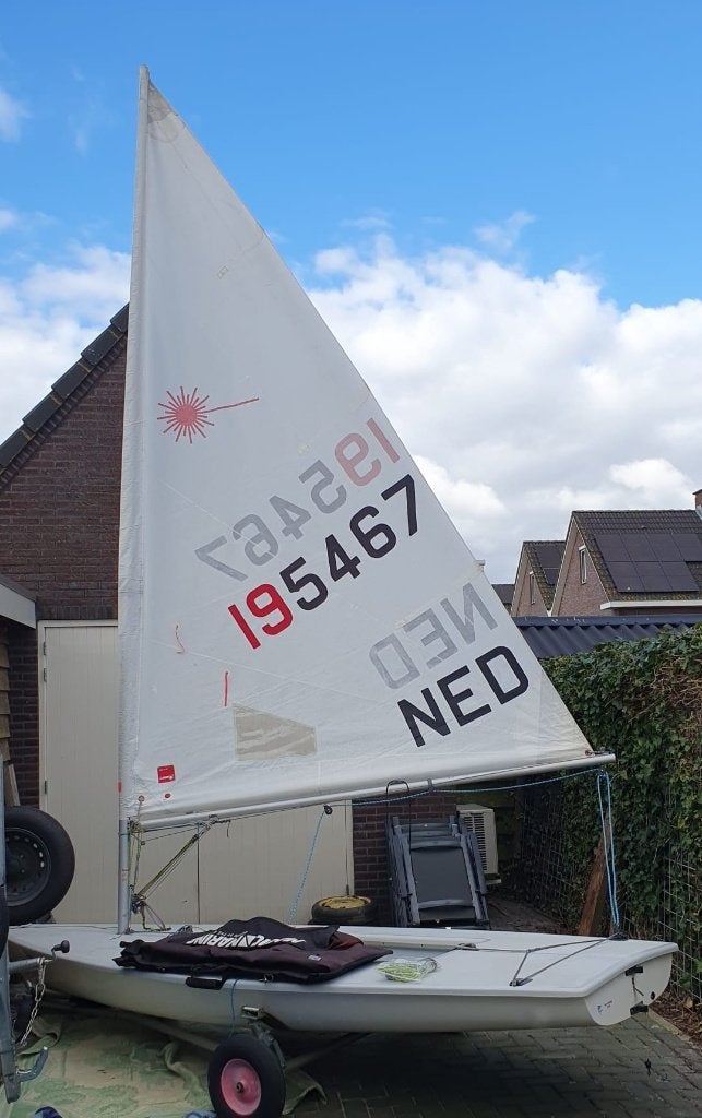 Laser XD 195467, ILCA 6 + 4.7, nieuw zeil en handtrailer, Watersport en Boten, Open zeilboten, Gebruikt, Laser, Laser, Polyester