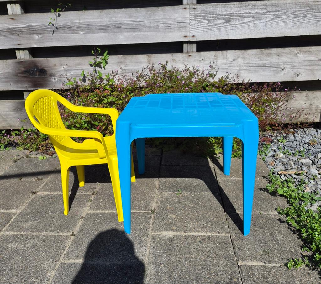 Kinder tafel met stoel, Tuin en Terras, Ophalen, Gebruikt, Kunststof