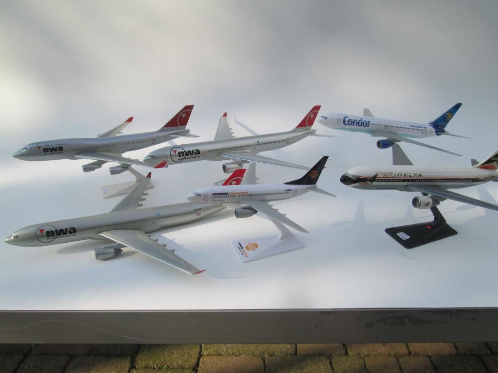 Boeing 737 / 747 / 767 / 777 - Airbus A330=323, Verzamelen, Ophalen of Verzenden, Gebruikt, Schaalmodel