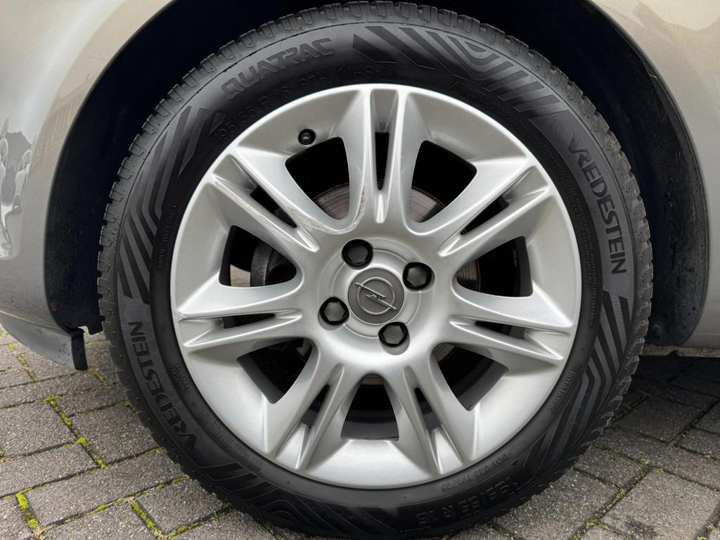 Opel Corsa 1.4-16V Cosmo Panoramadak Parkeersensor, Auto's, Opel, Voorwielaandrijving, Euro 5, Gebruikt, 4 cilinders