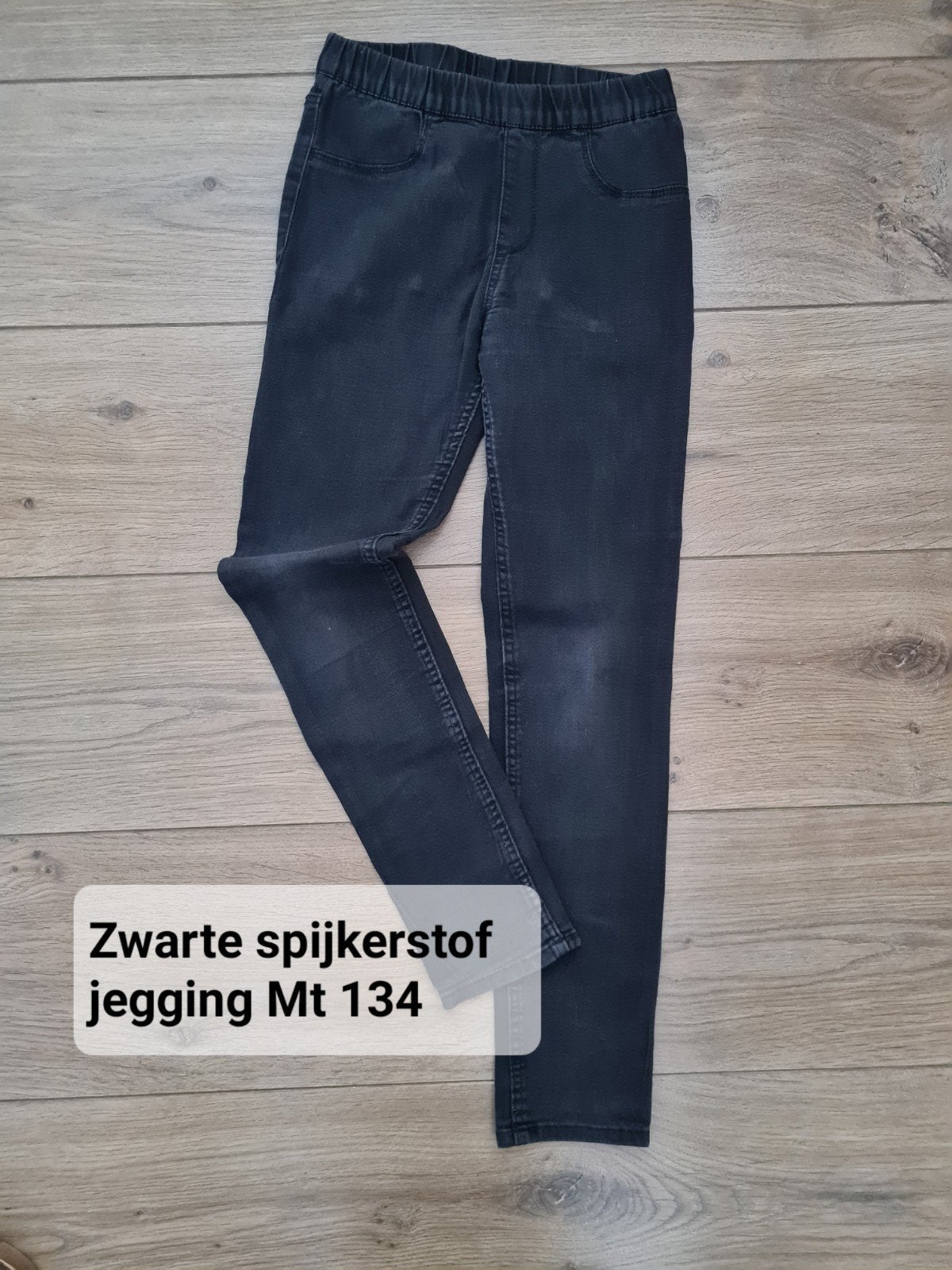 Zwarte spijkerstof jegging Mt 134, Kinderen en Baby's, Broek, Meisje, H&M, Ophalen of Verzenden