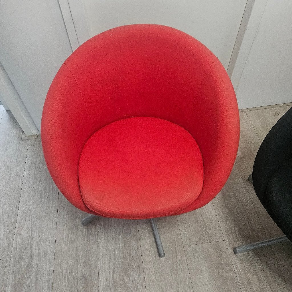 Ikea Skruvsta, Huis en Inrichting, Ophalen, Gebruikt, Rood, Eén