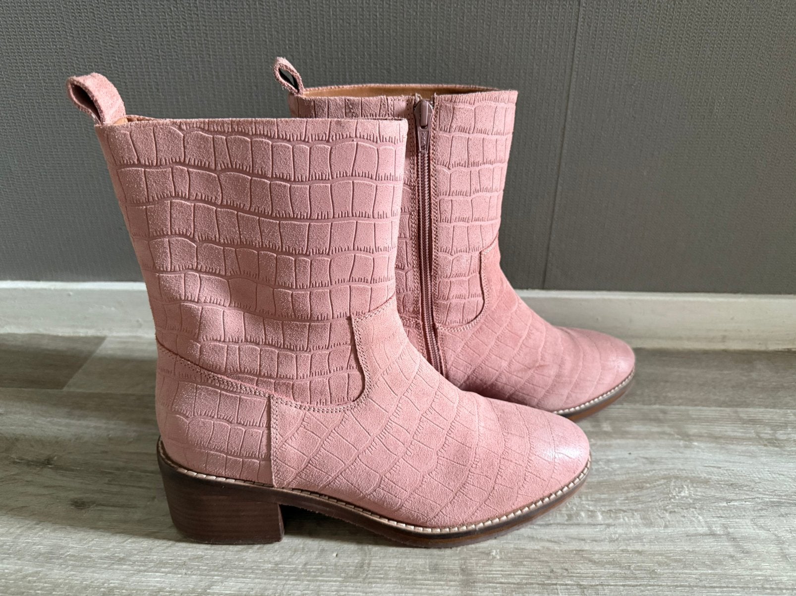 Dames laarzen roze leer La Pintura mt 40, Kleding | Dames, Lage of Enkellaarzen, Nieuw, Ophalen of Verzenden, Roze