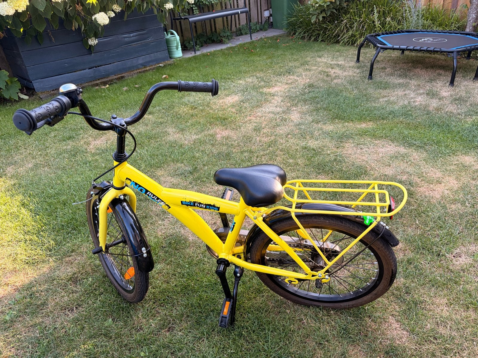 Gele kinderfiets 20 inch met bagagedrager, Fietsen en Brommers, Fietsen | Kinderfietsjes, Ophalen of Verzenden, Gebruikt, Velgrem