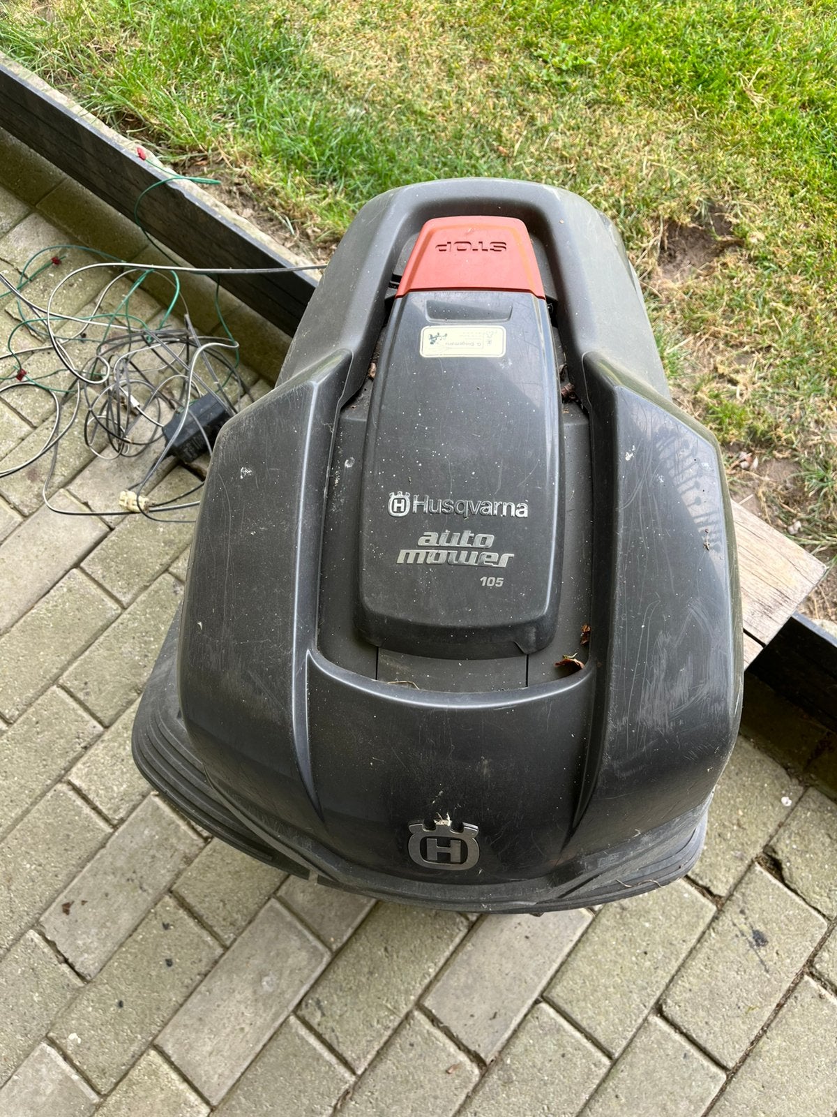 Husqvarna automower 105, Tuin en Terras, Robotmaaiers, Ophalen, Zo goed als nieuw, 20 tot 25 cm
