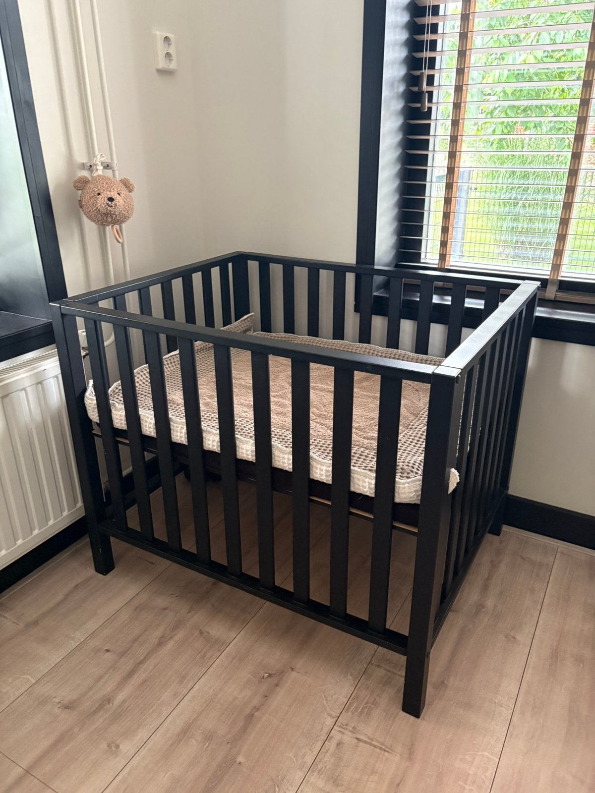 Zeer nette box inclusief toebehoren, Kinderen en Baby's, Boxen, Ophalen, Gebruikt, Boxkleed