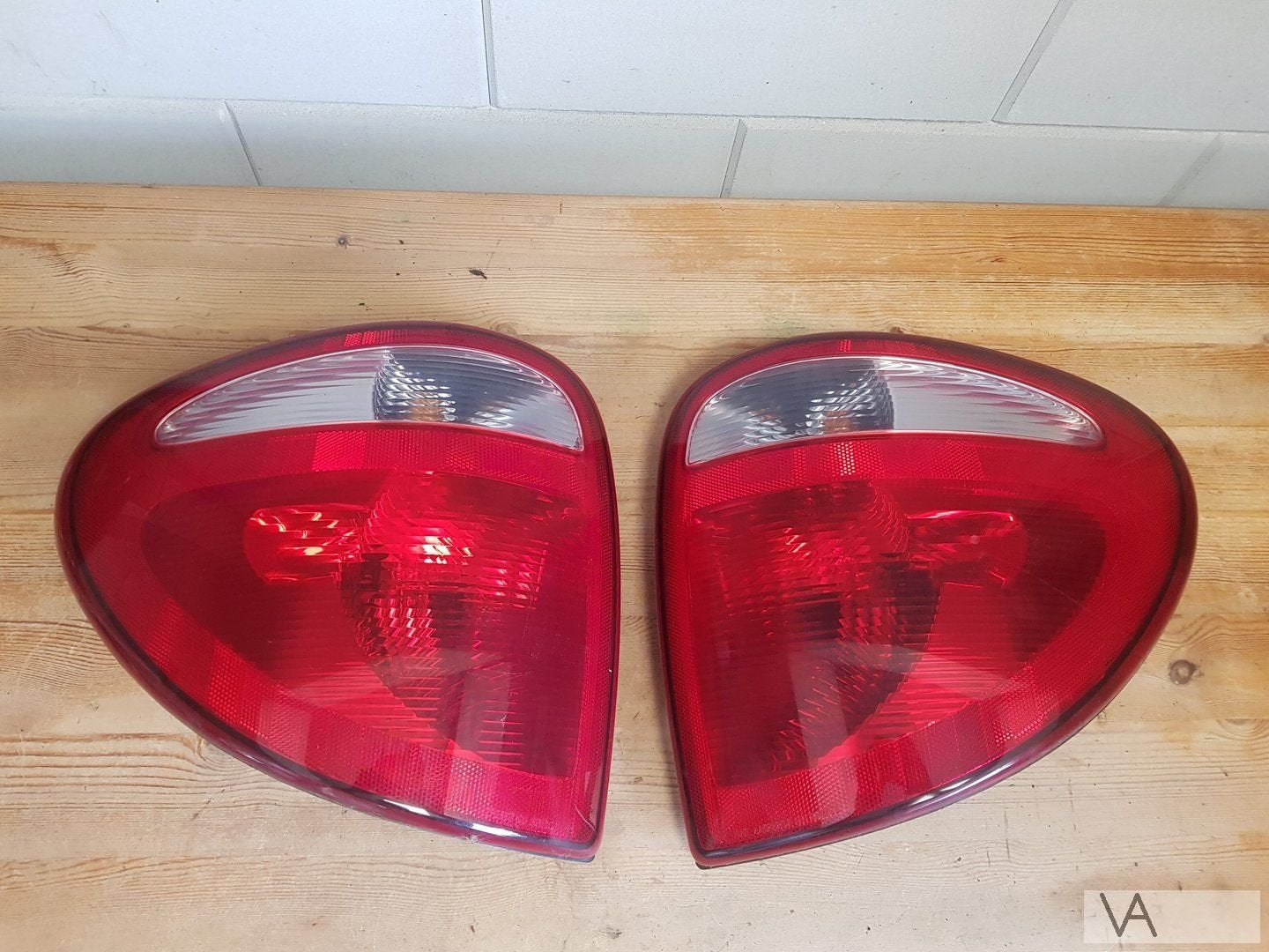 Chrysler Voyager / Town Country set achterlichten USA €100, Gebruikt, -, Ophalen of Verzenden, -