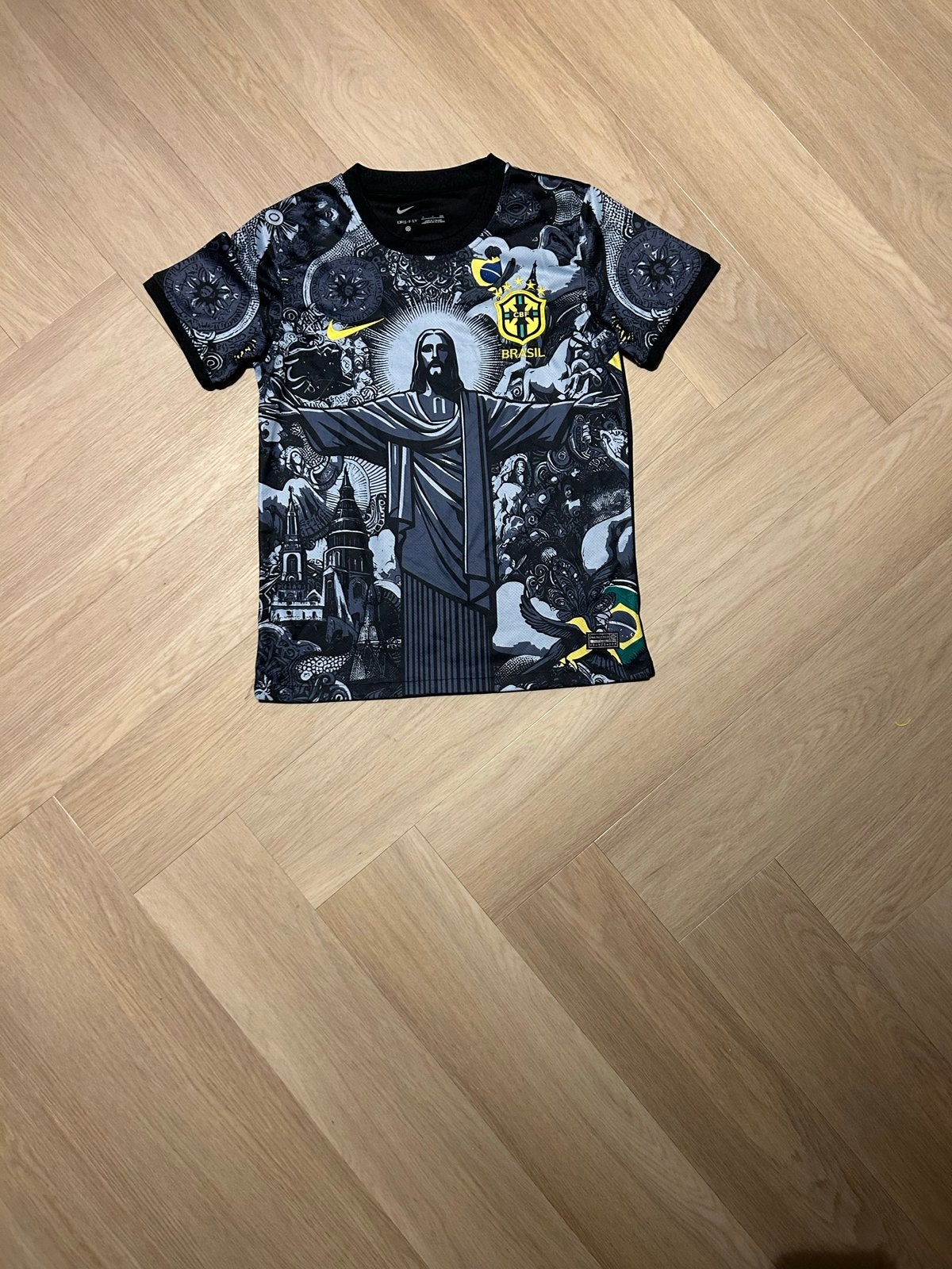Nike Brazilië shirt - Maat S - Zo goed als nieuw, Ophalen of Verzenden, Zo goed als nieuw, Maat 46 (S) of kleiner, Meerkleurig