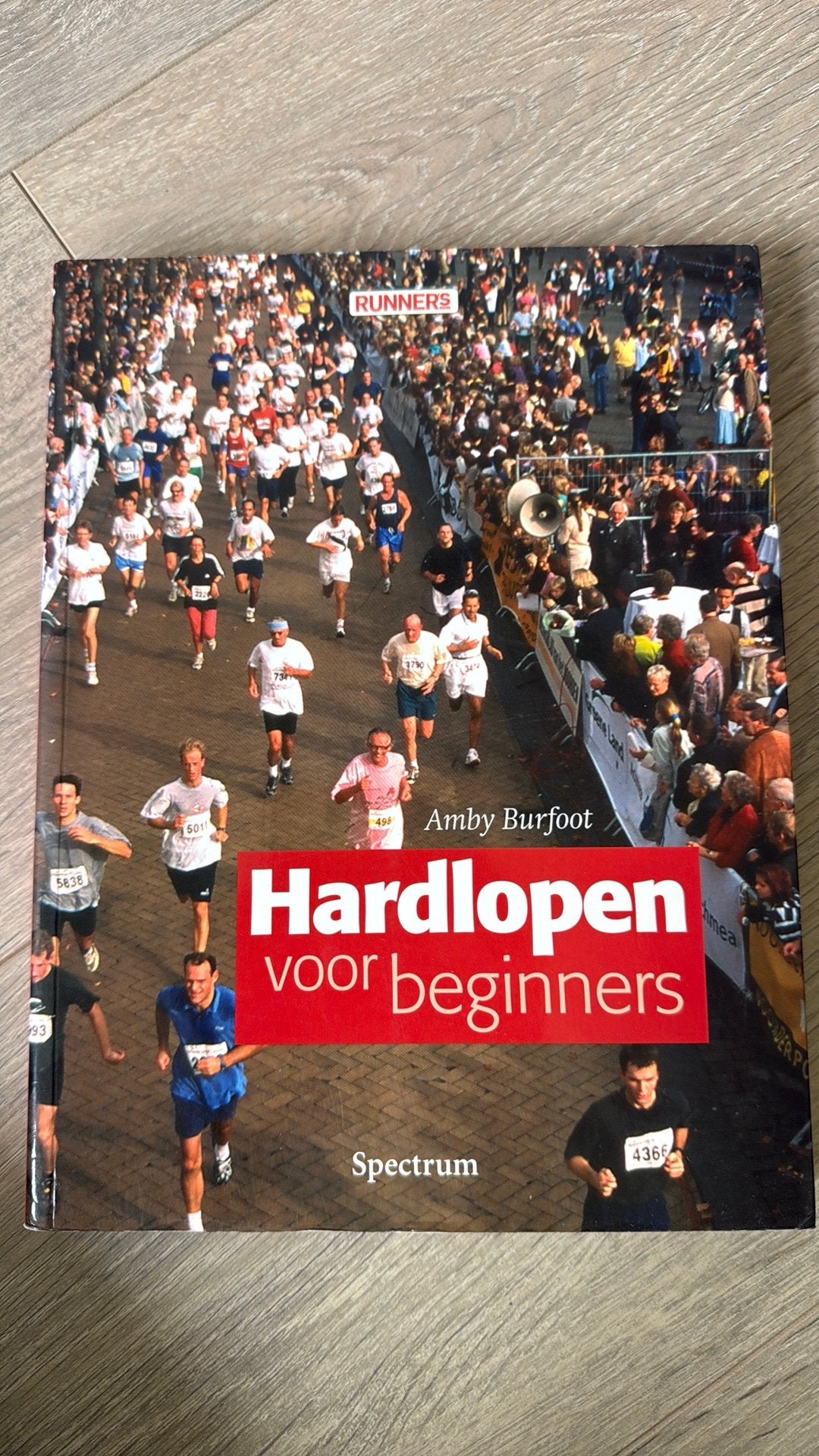 Hardlopen voor beginners - Amby Burfoot (Spectrum), Ophalen of Verzenden, Gelezen, Lopen en Fietsen