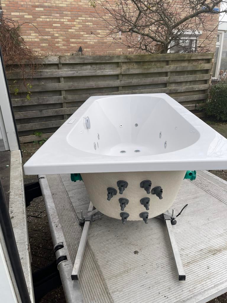Nieuw Villeroy & Boch Whirlpool Ligbad 180x80 (zonder motor), Ophalen, Zo goed als nieuw