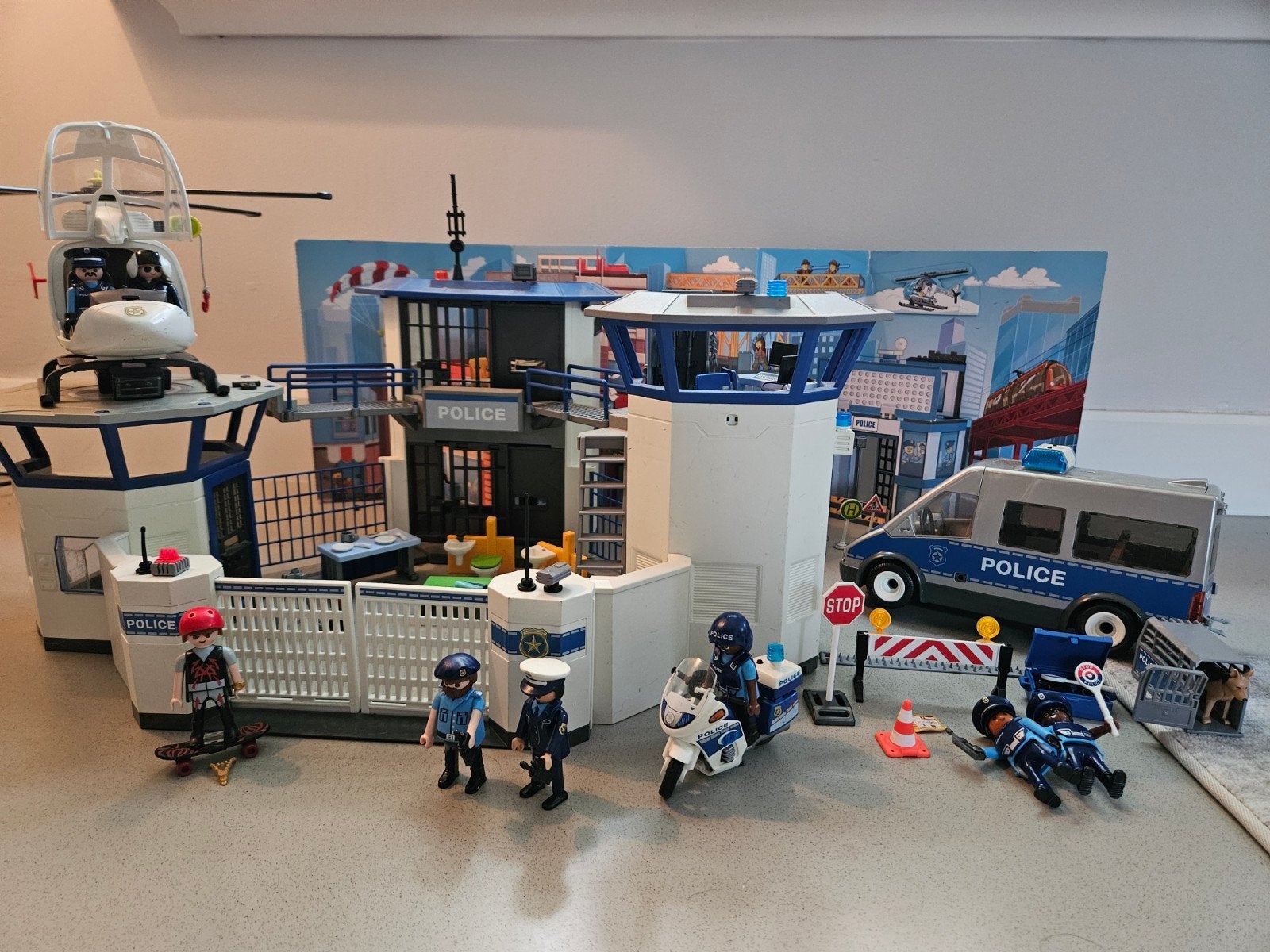Playmobil Politiebureau 6872, helikopter 6921, politiewagen, Ophalen, Gebruikt, Gebouw, Complete set