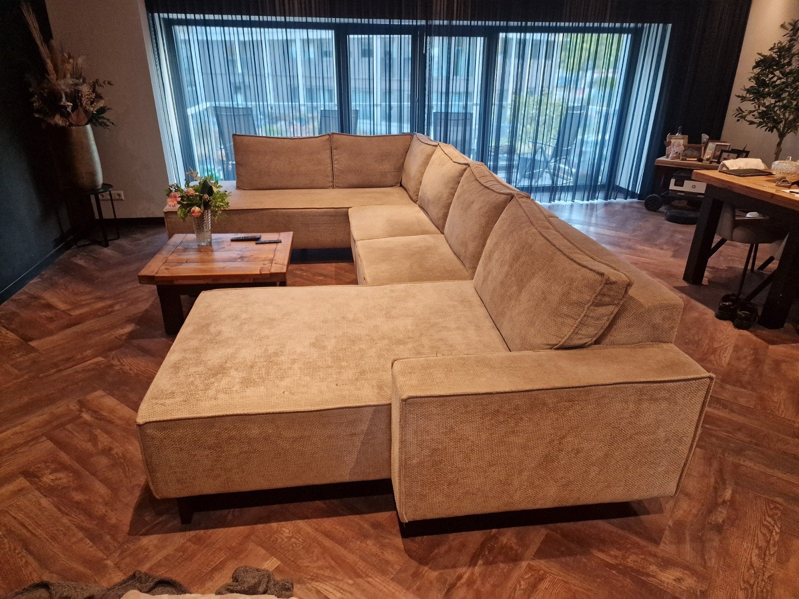 Grote beige loungebank met hoek en korte lounge, Ophalen, Gebruikt, Hoekbank, 300 cm of meer
