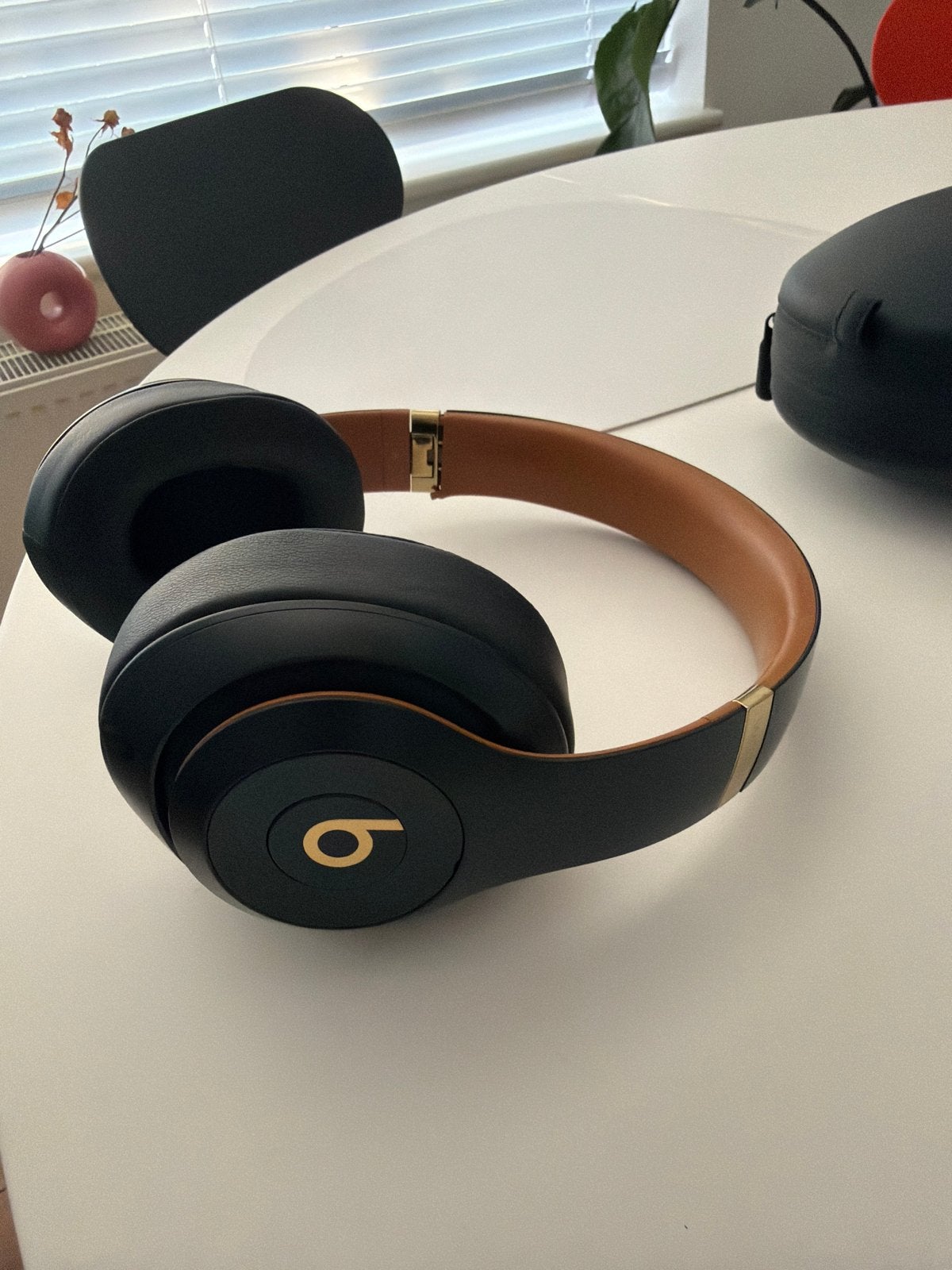 Beats Studio 3 Wireless koptelefoon - right side broken