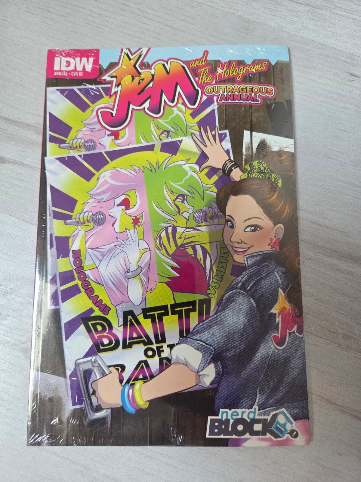Jem and the Holograms Outrageous Annual - Nieuw stripboek, Eén stripboek, Verzenden, Nieuw