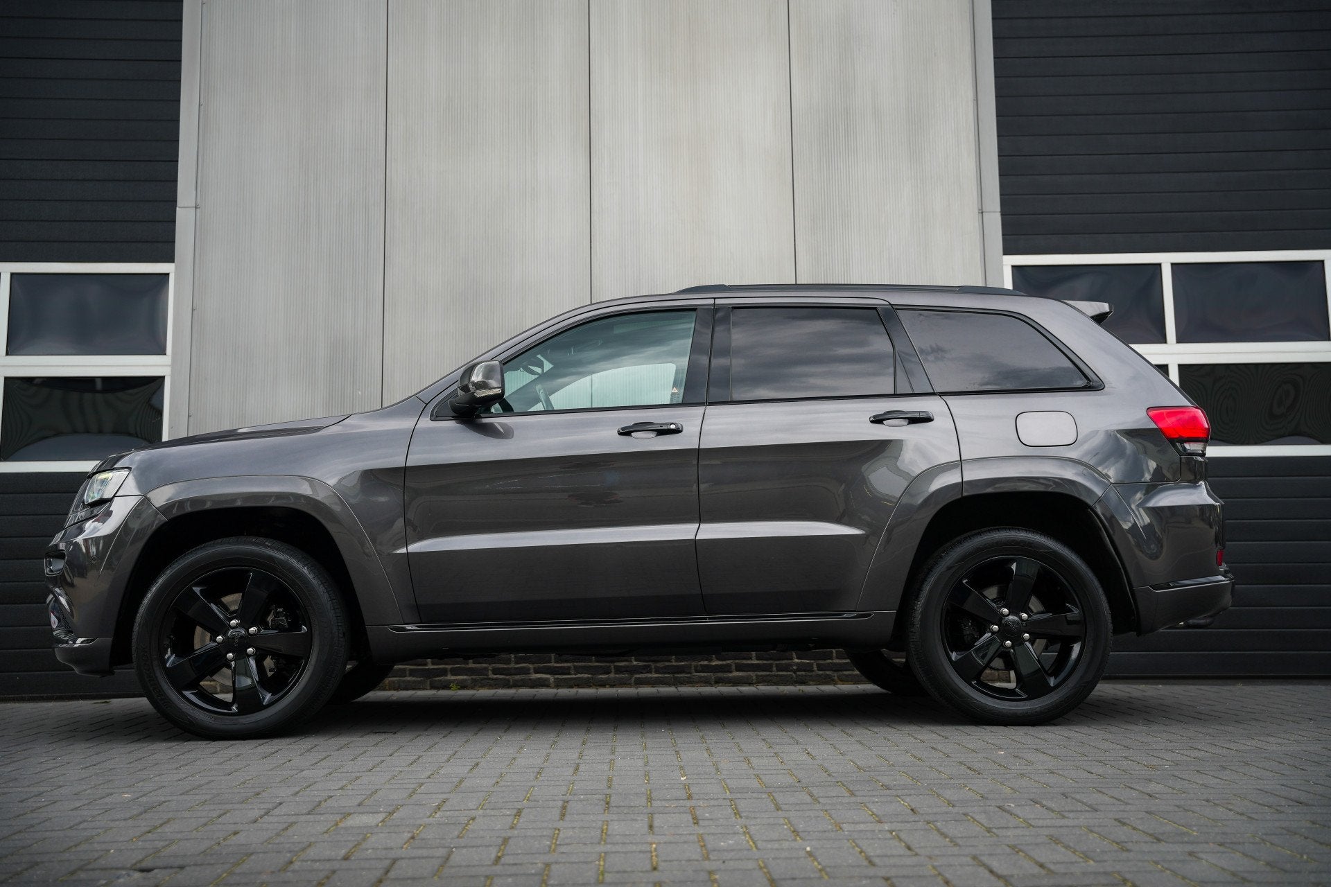 Jeep Grand Cherokee 3.0 V6 251 pk CRD Summit Grijs-Kenteken, Auto's, 252 pk, 2987 cc, Bedrijf, Diesel