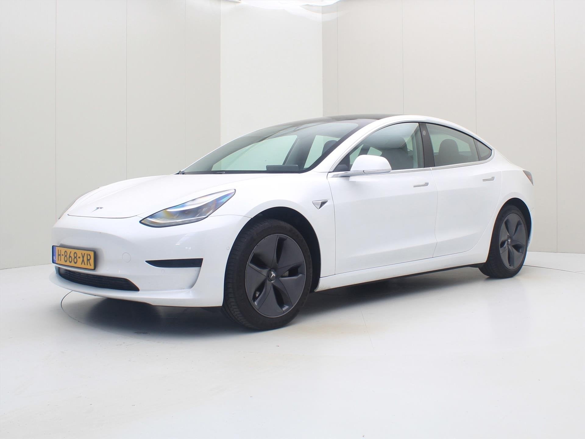 Tesla Model 3 Standard Plus RWD Standard Range Plus 85,6% So, Auto's, Automaat, Gebruikt, Zwart, Wit