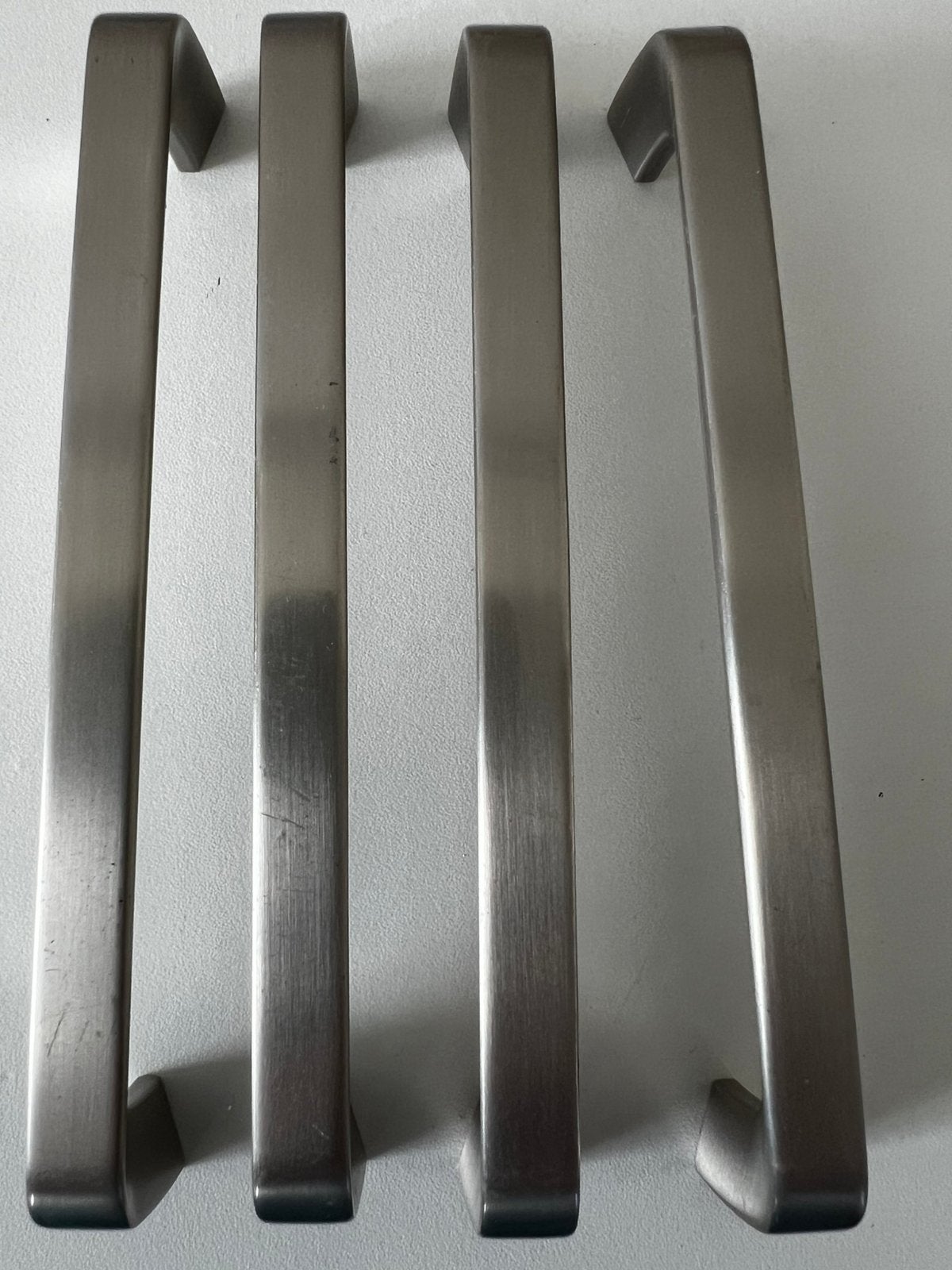 Handgrepen keukenkastjes 18 stuks inkl schroefjes., Auto-onderdelen, Ophalen of Verzenden, Gebruikt