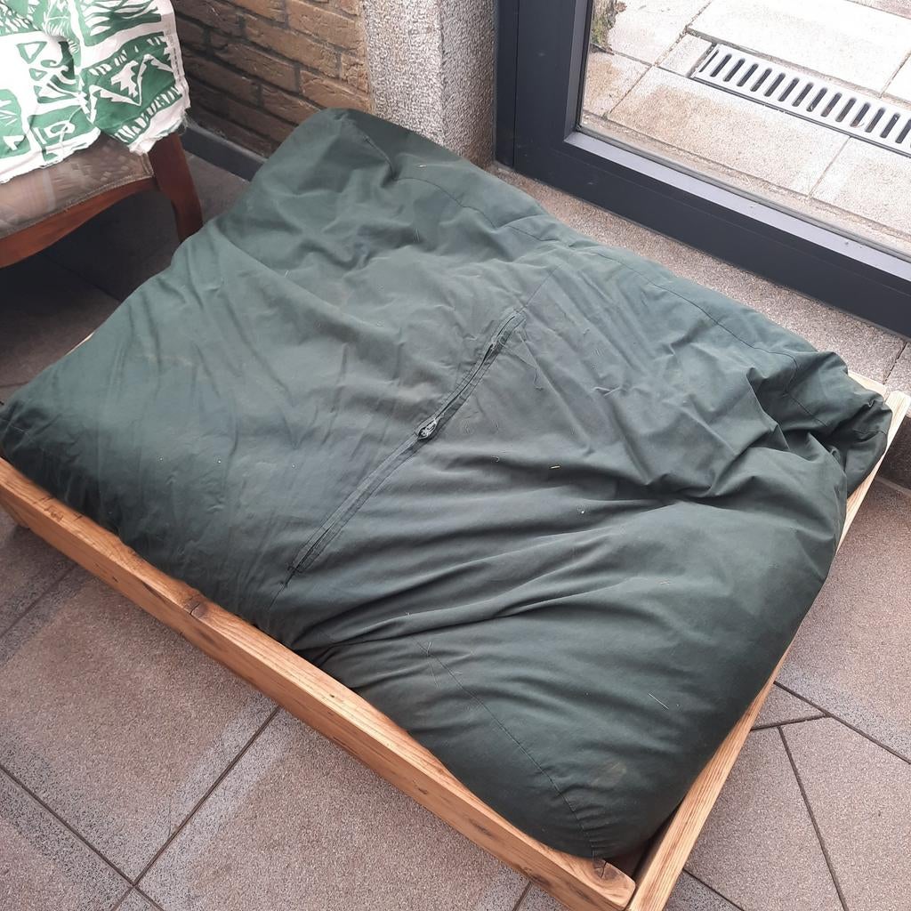 Steigerhouten  hondenmand maten  107x80 inclusief veren kuss, Dieren en Toebehoren, Ophalen