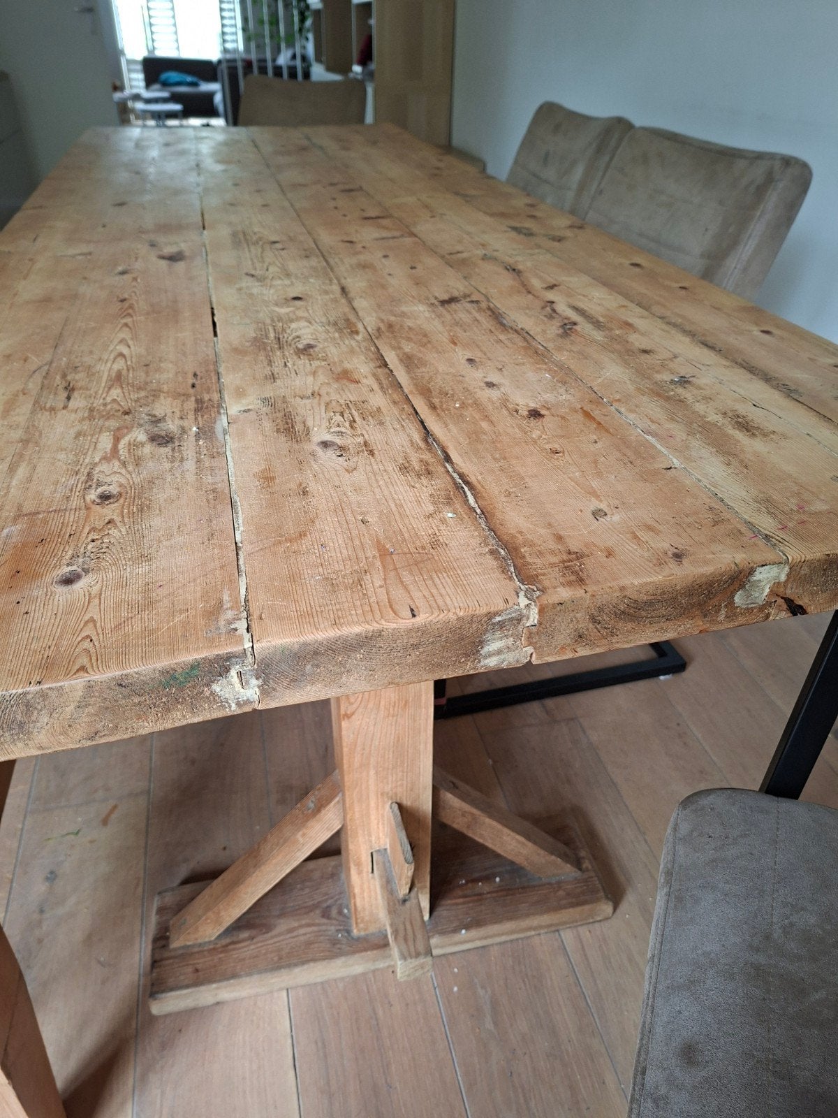 Robuuste houten eettafel met bank en stoelen, Ophalen, Grenenhout, Gebruikt, 200 cm of meer