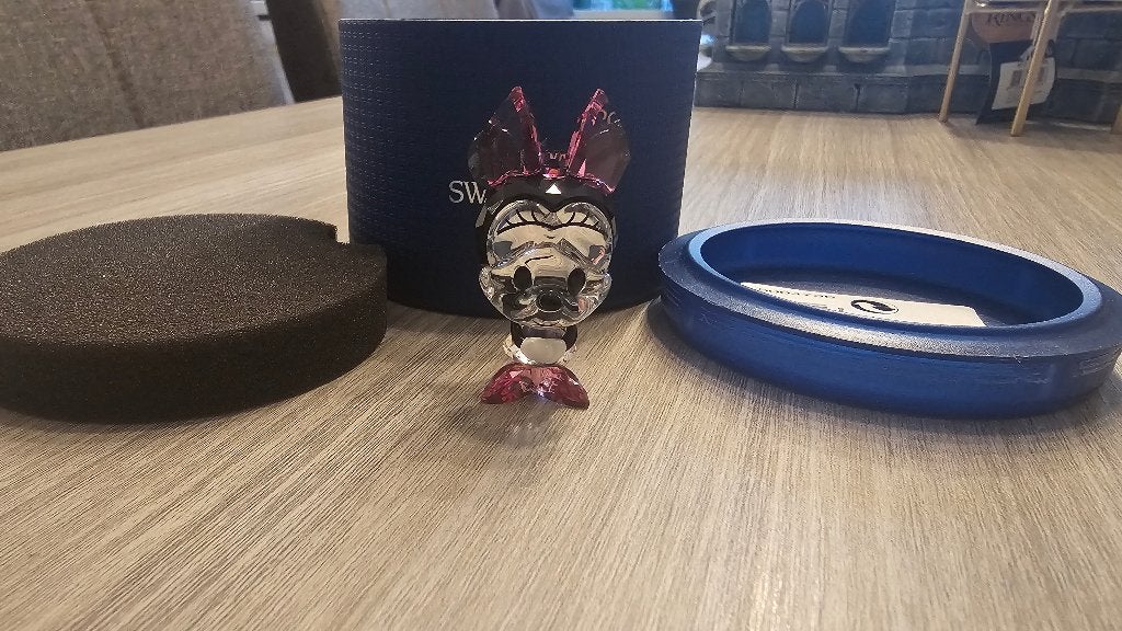 Swarovski Disney Cutie Minnie Mouse! NIEUW!, Ophalen of Verzenden, Nieuw, Figuurtje