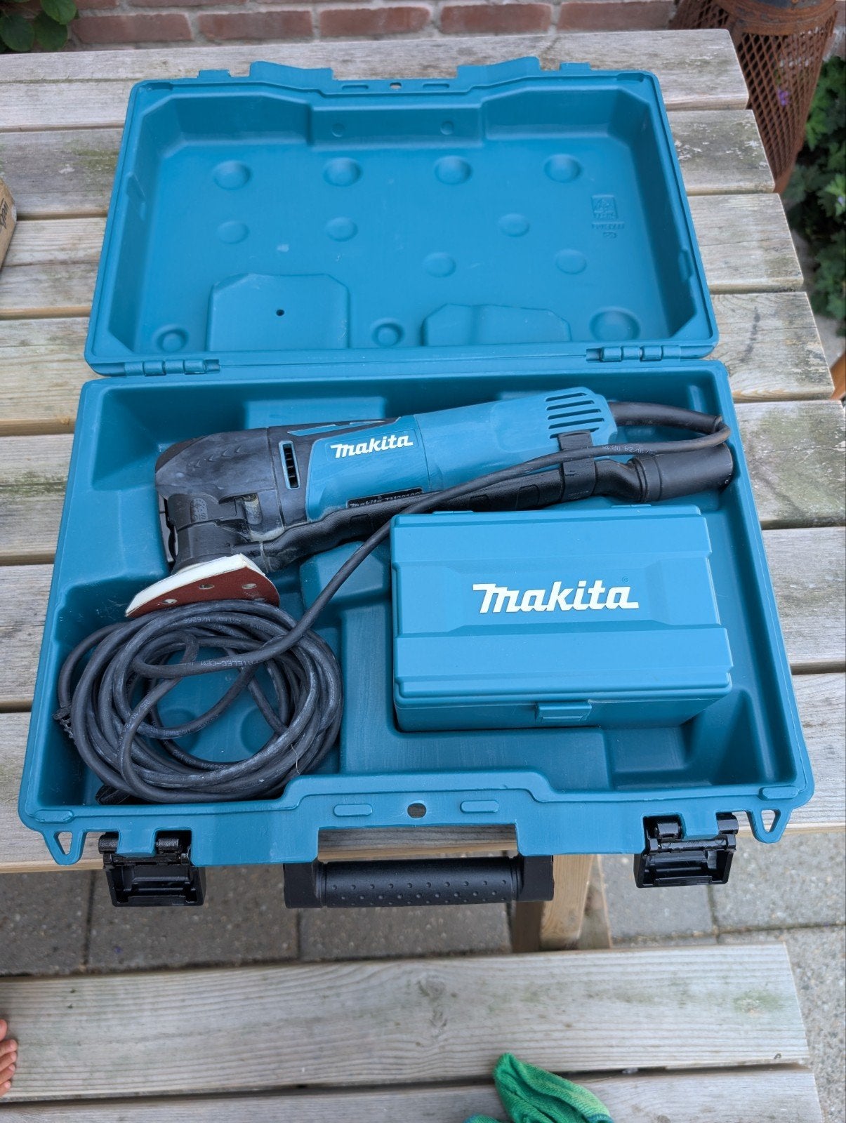 Makita TM3010C Multi Tool, Ophalen
