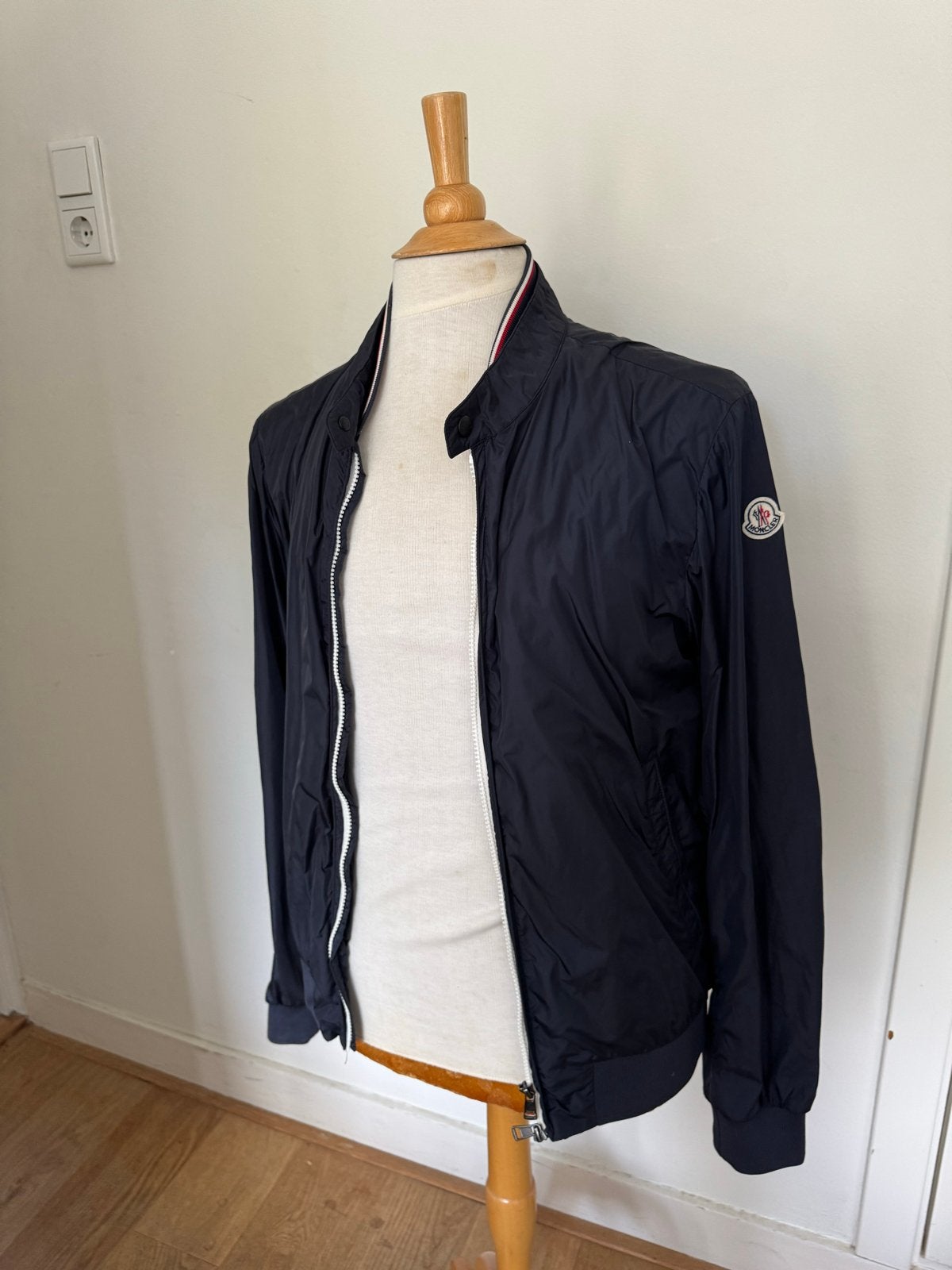 Moncler Heren Jas - Donkerblauw - Maat L (52/54), Ophalen of Verzenden, Zo goed als nieuw, Maat 52/54 (L), Blauw