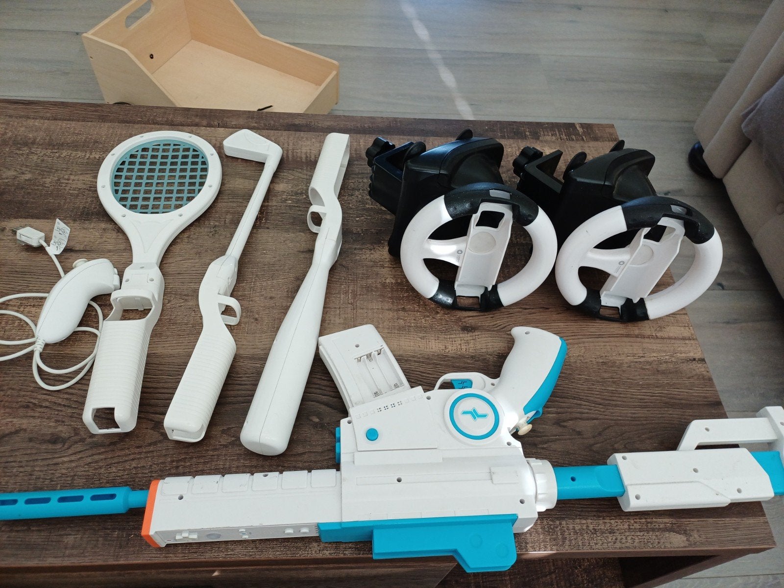 Wii set: geweer, sturen, tennisracket, golfclub,, Ophalen of Verzenden, Gebruikt, Nintendo, Overige typen