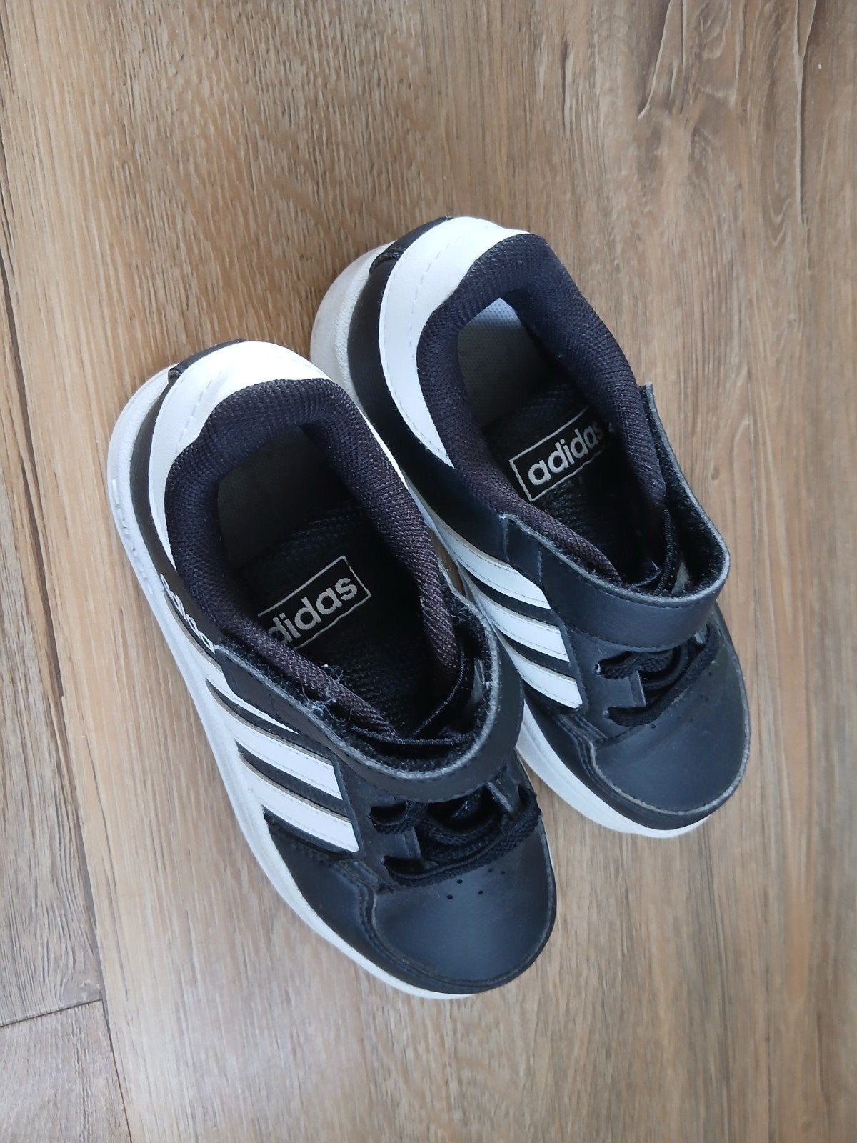Adidas sportschoenen maat 28 voor jongens of meisjes, Adidas, Gebruikt, Ophalen of Verzenden, Jongen of Meisje