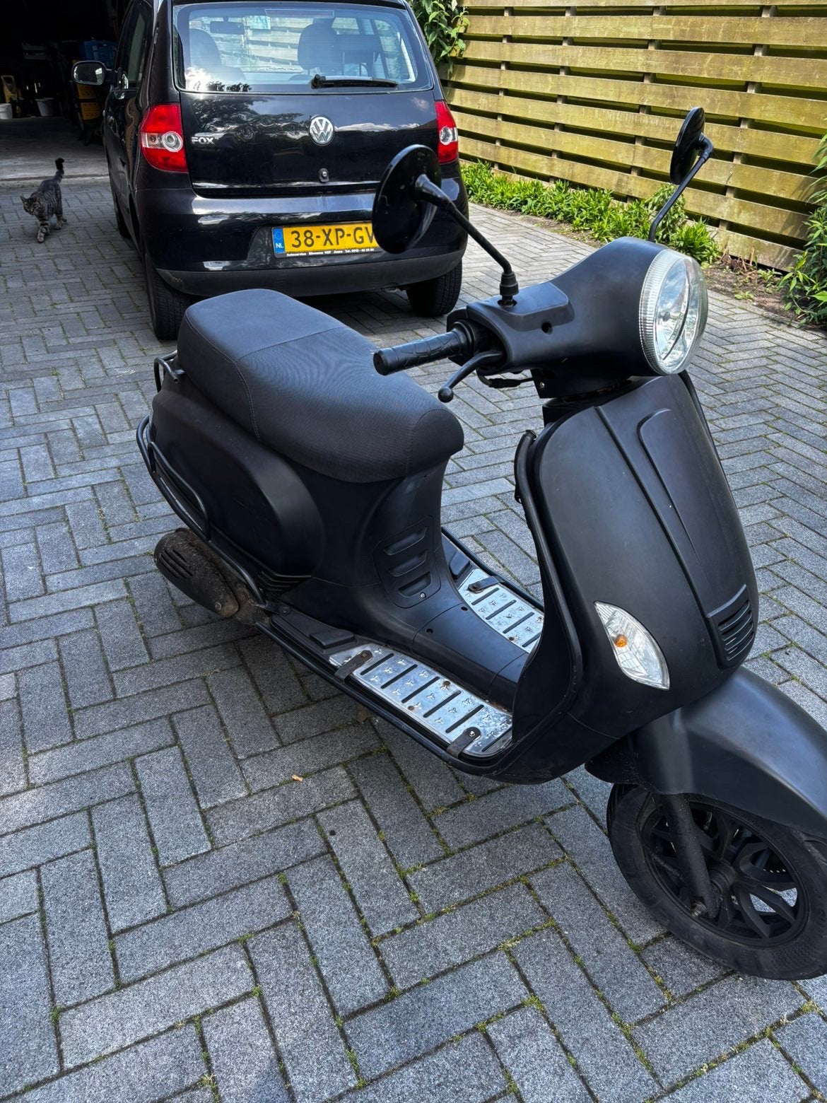 Nette Riya 4takt brom scooter 2018